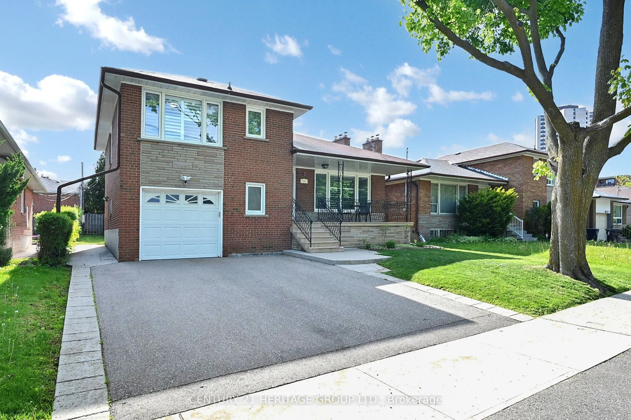 16 Marblehead Road