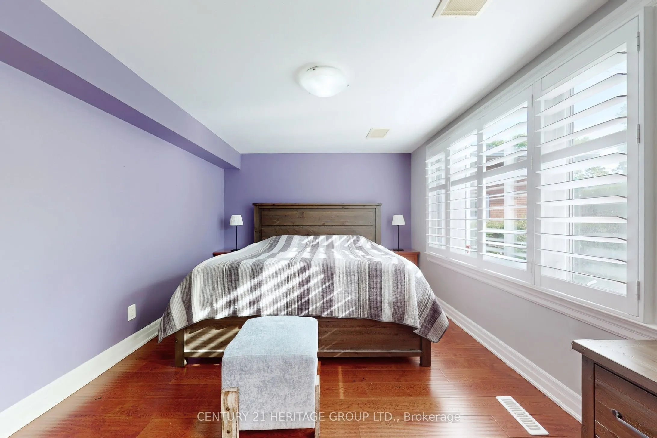 16 Marblehead Road