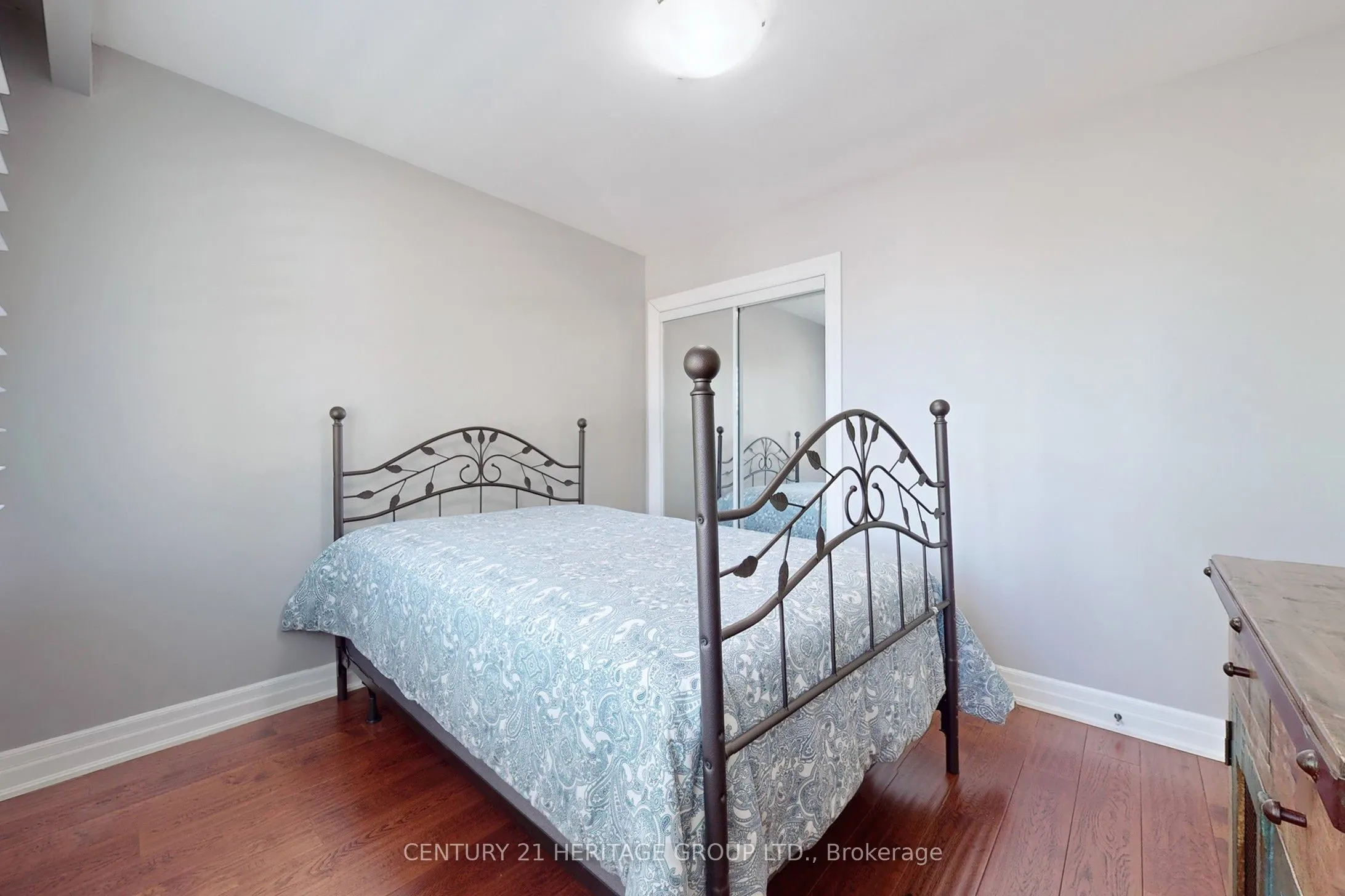 16 Marblehead Road
