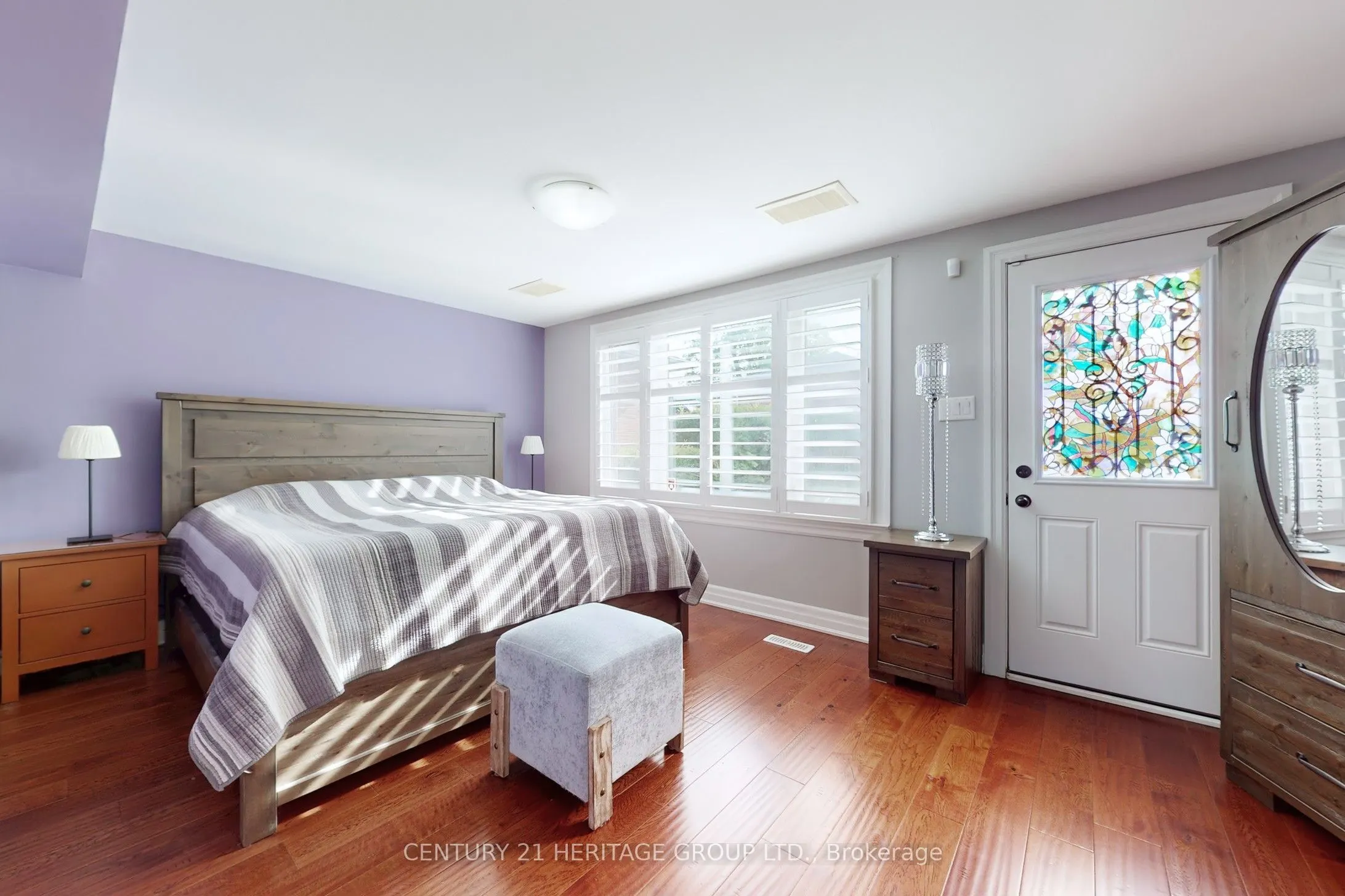 16 Marblehead Road