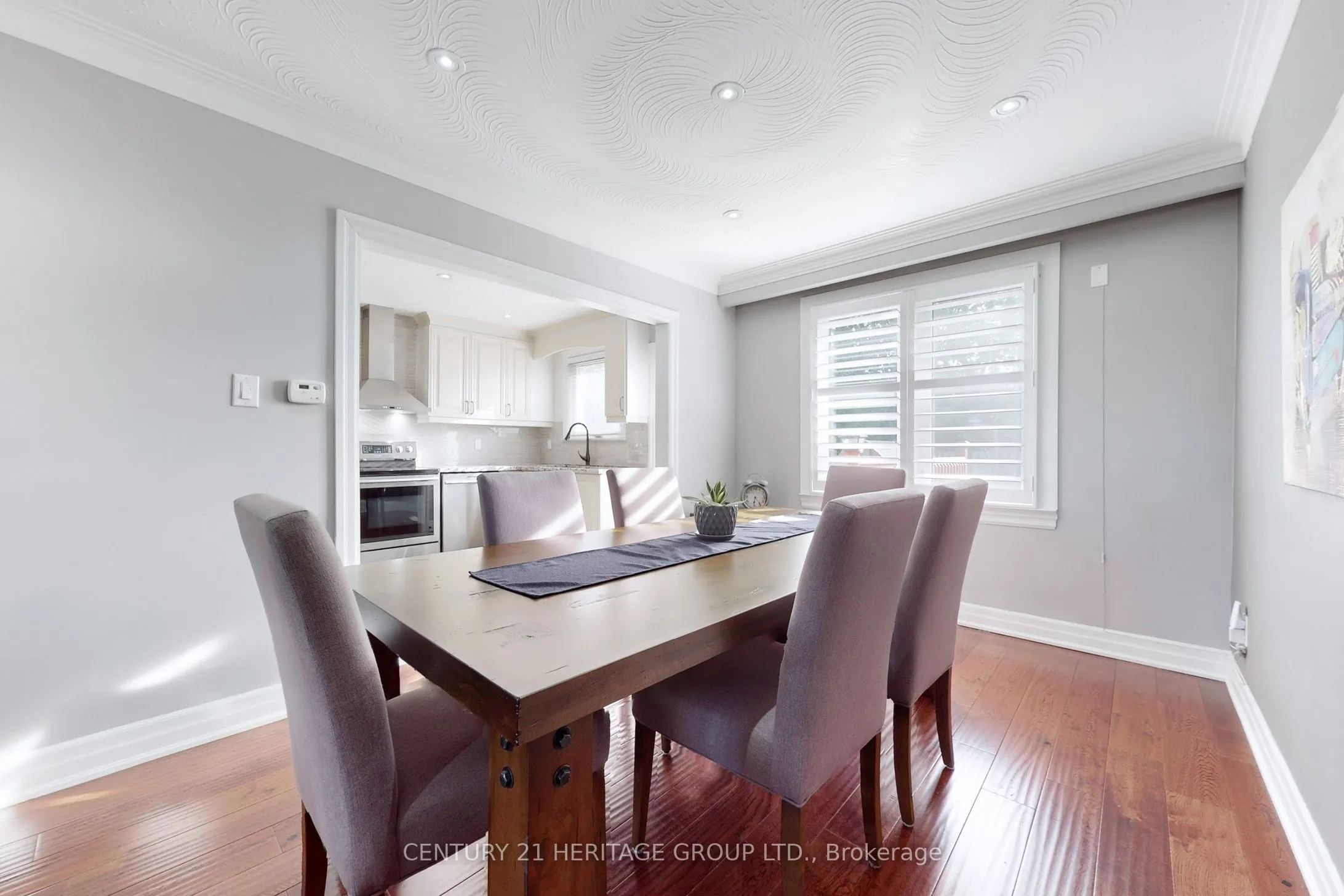 16 Marblehead Road