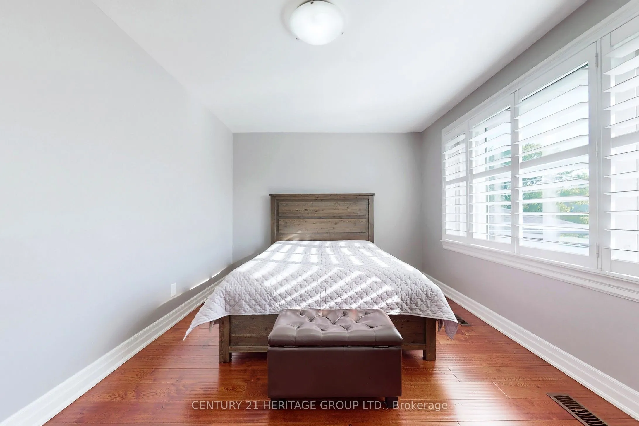 16 Marblehead Road
