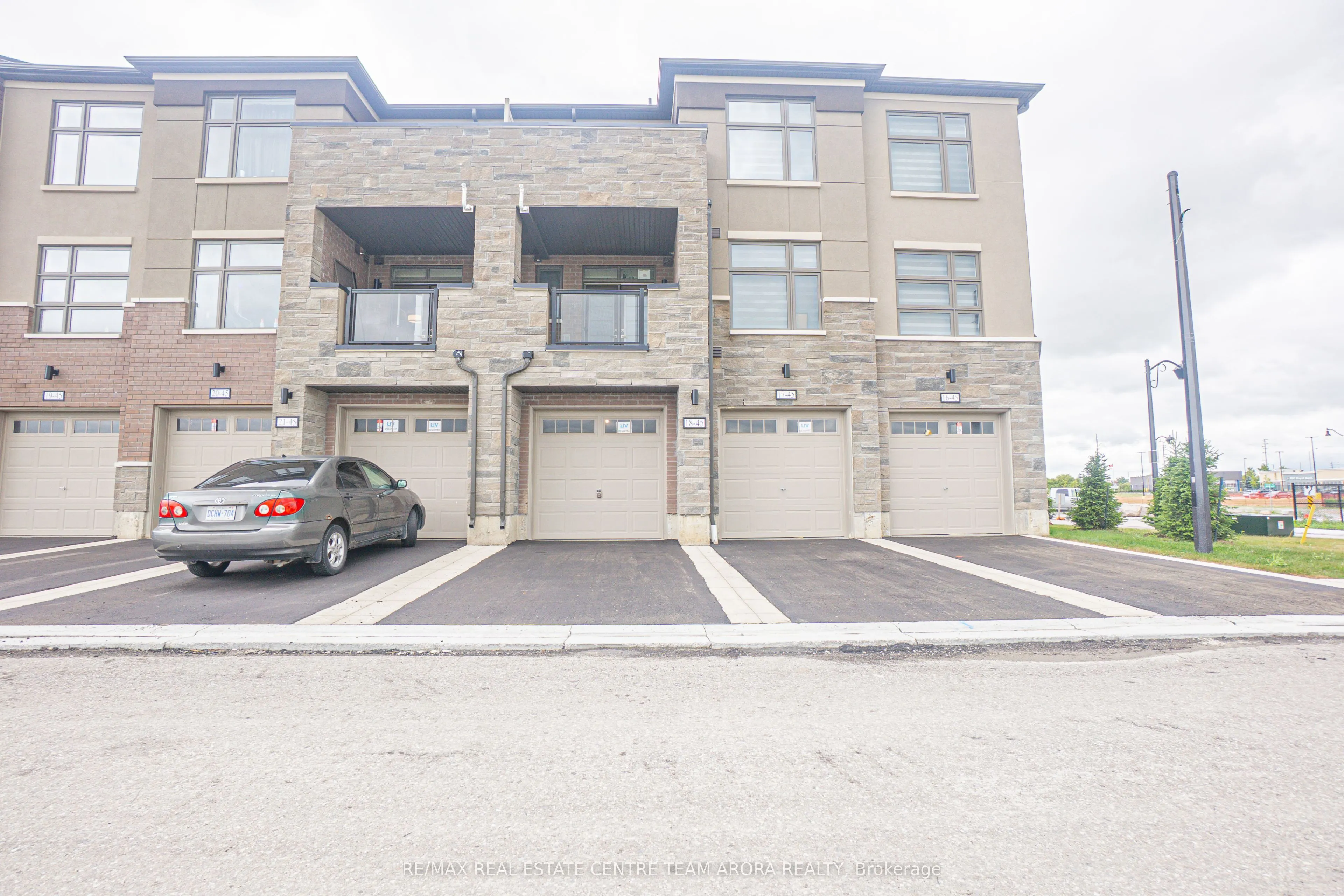 45 Fieldridge Crescent, #18