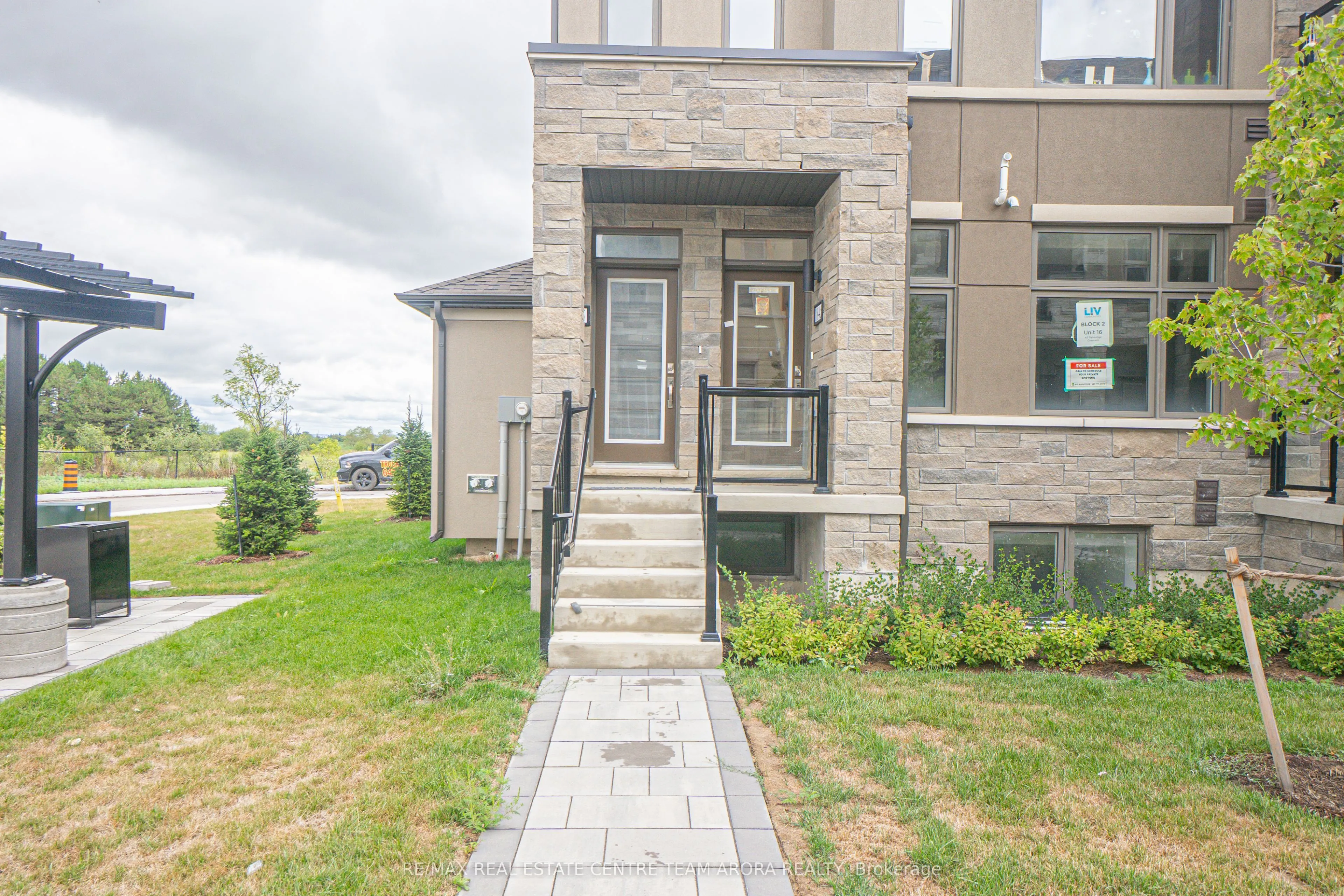 45 Fieldridge Crescent, #18
