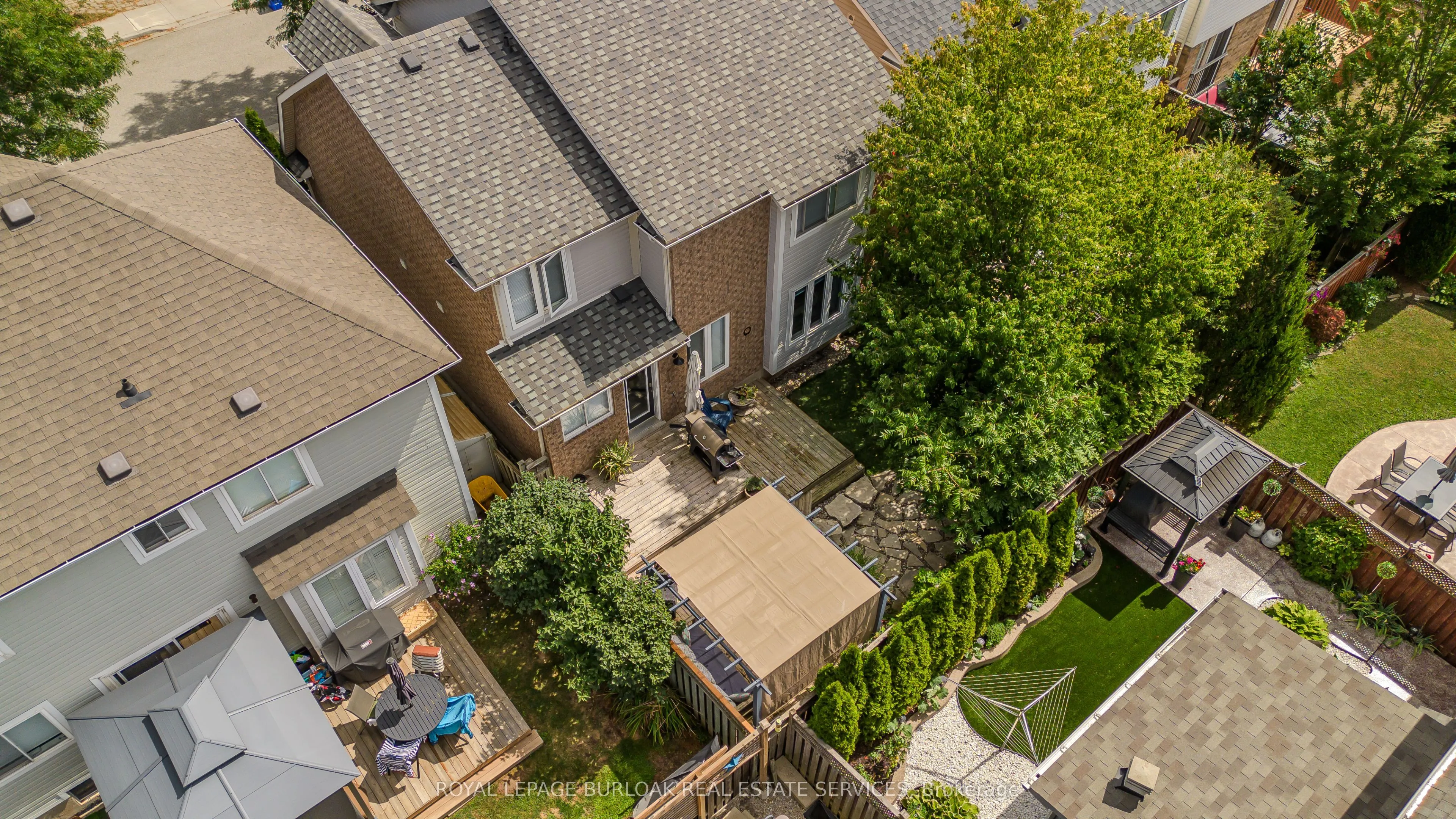 2214 Kenneth Crescent