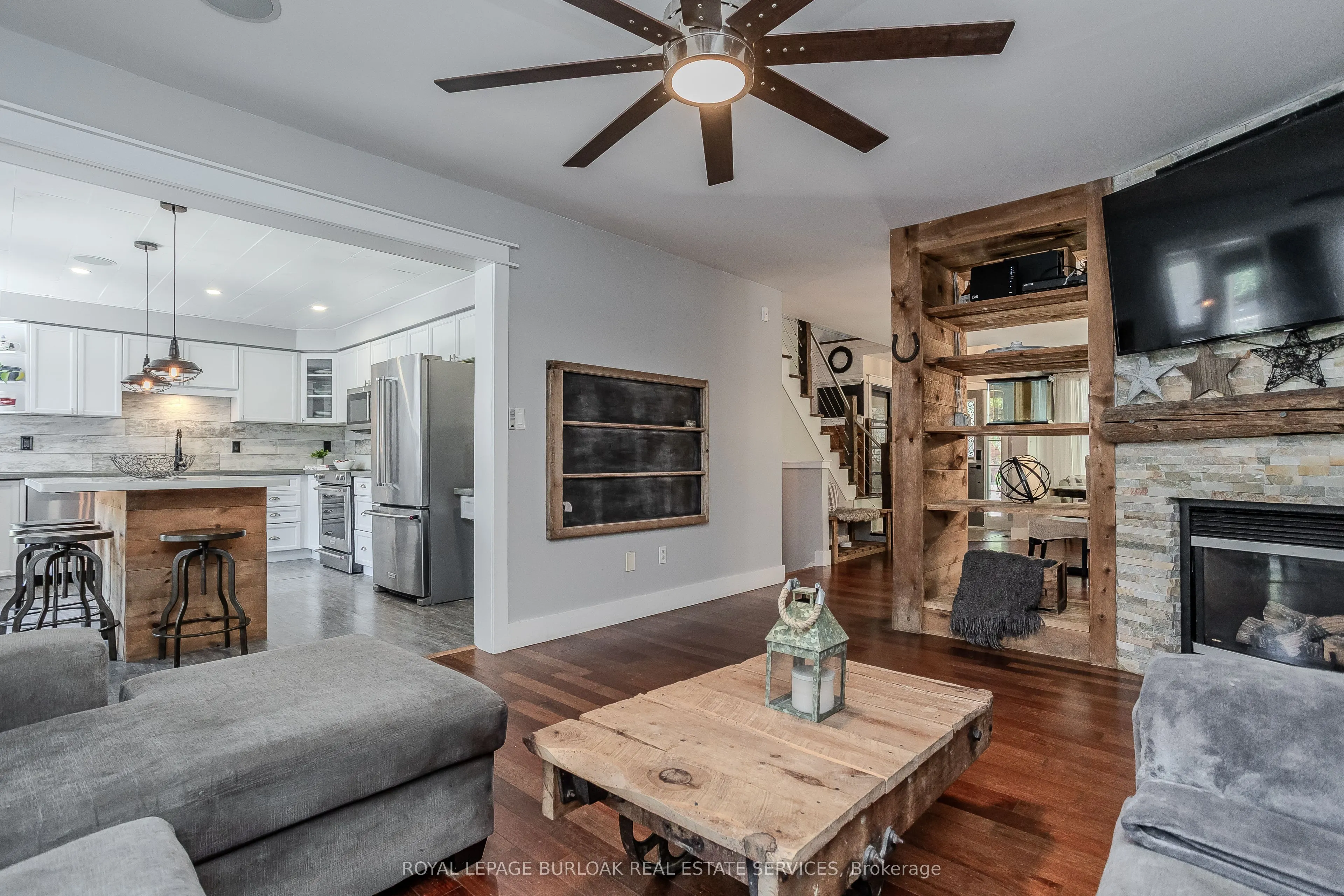 2214 Kenneth Crescent
