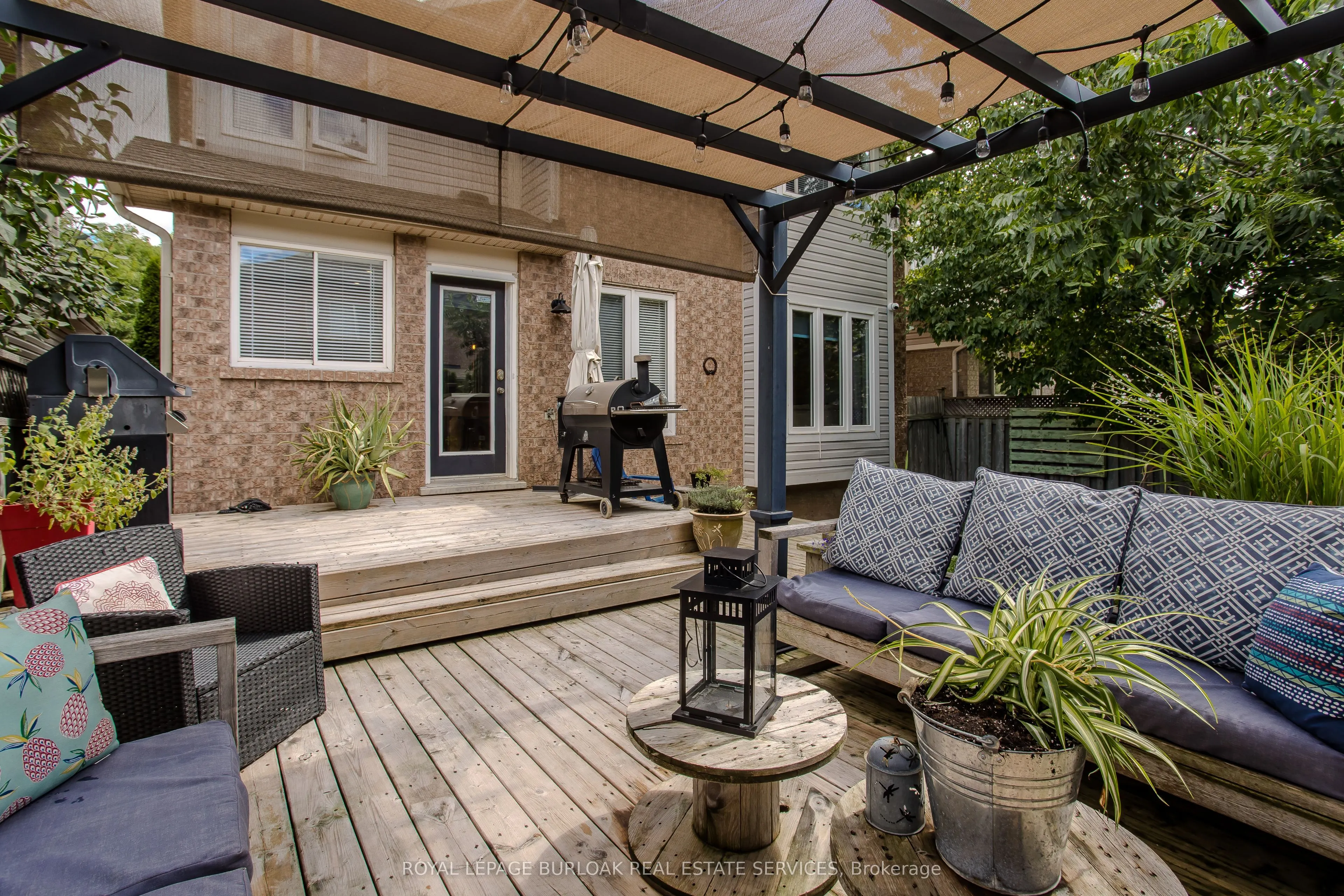 2214 Kenneth Crescent