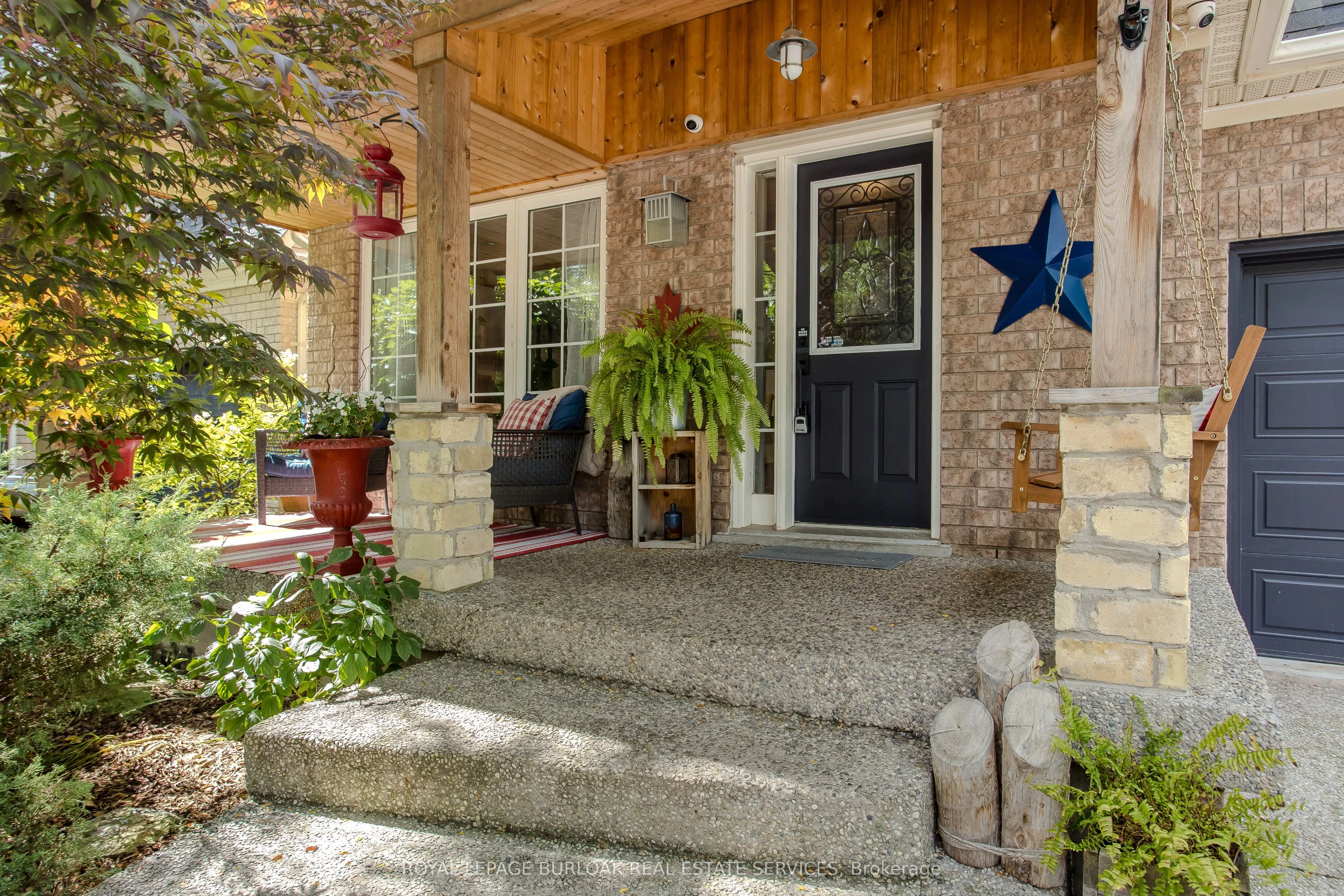 2214 Kenneth Crescent