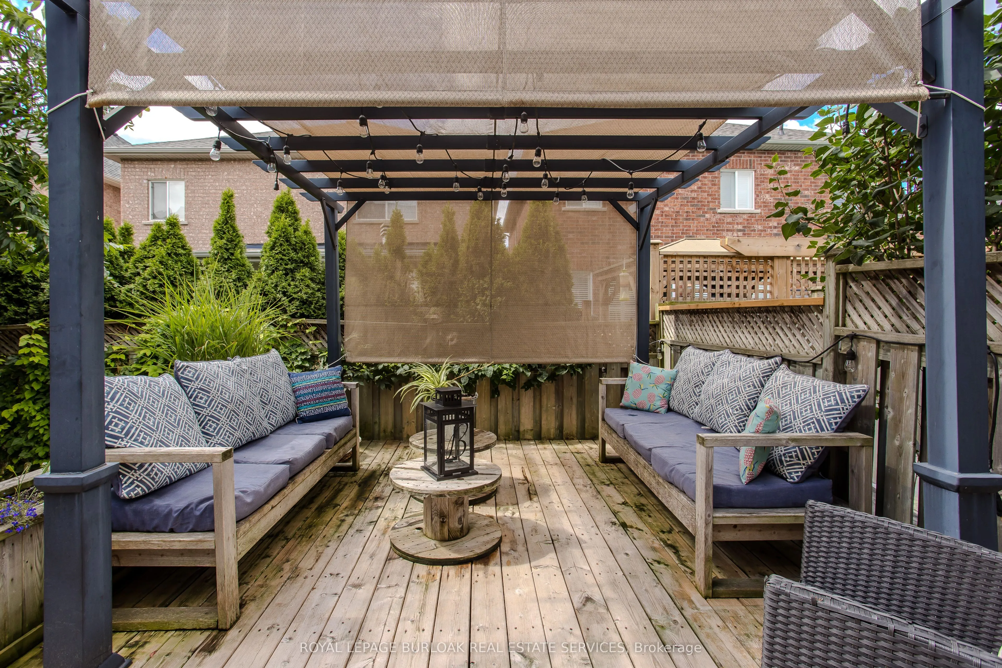 2214 Kenneth Crescent