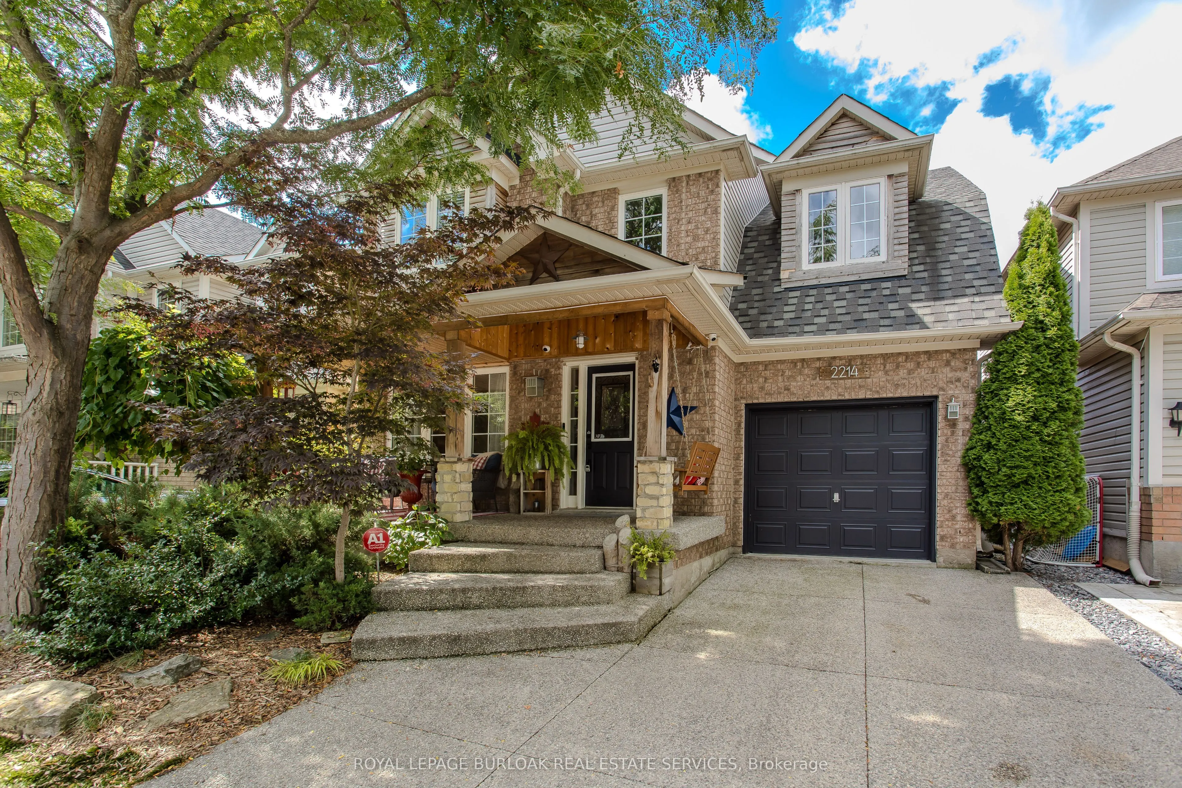 2214 Kenneth Crescent