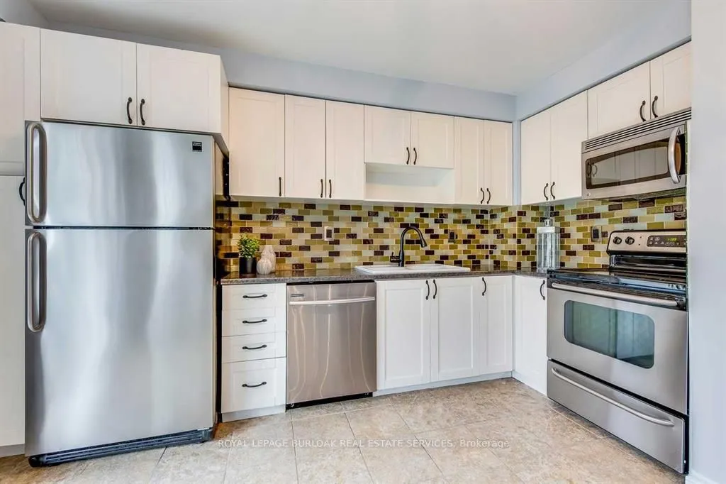 2272 Mowat Avenue, #68