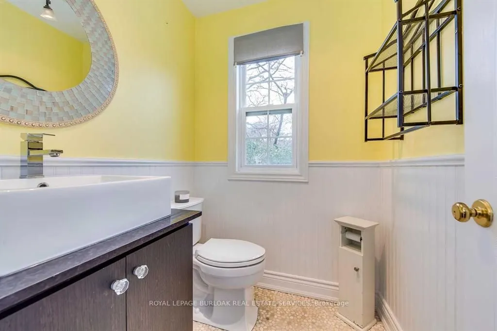 2272 Mowat Avenue, #68