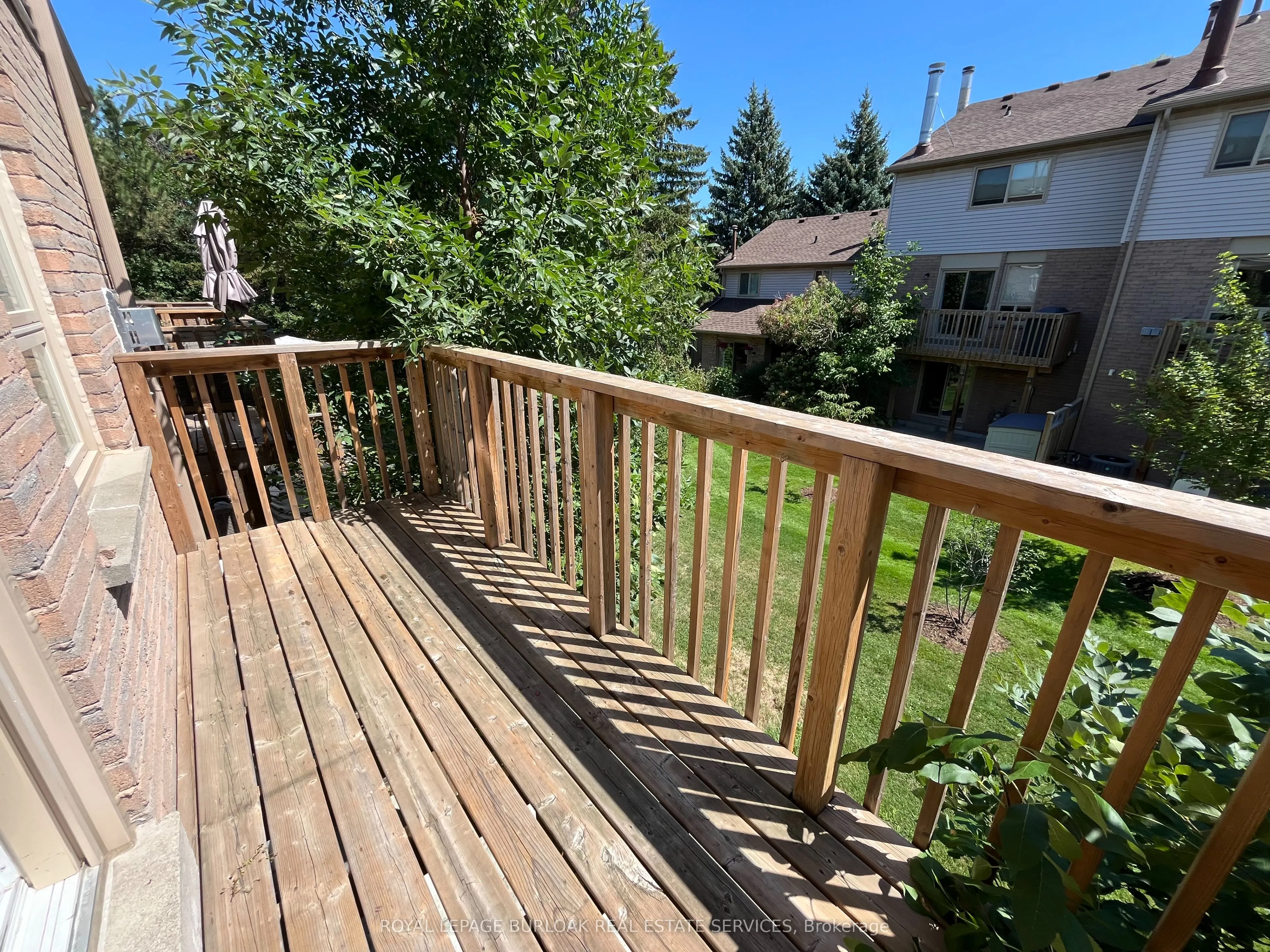 2272 Mowat Avenue, #68
