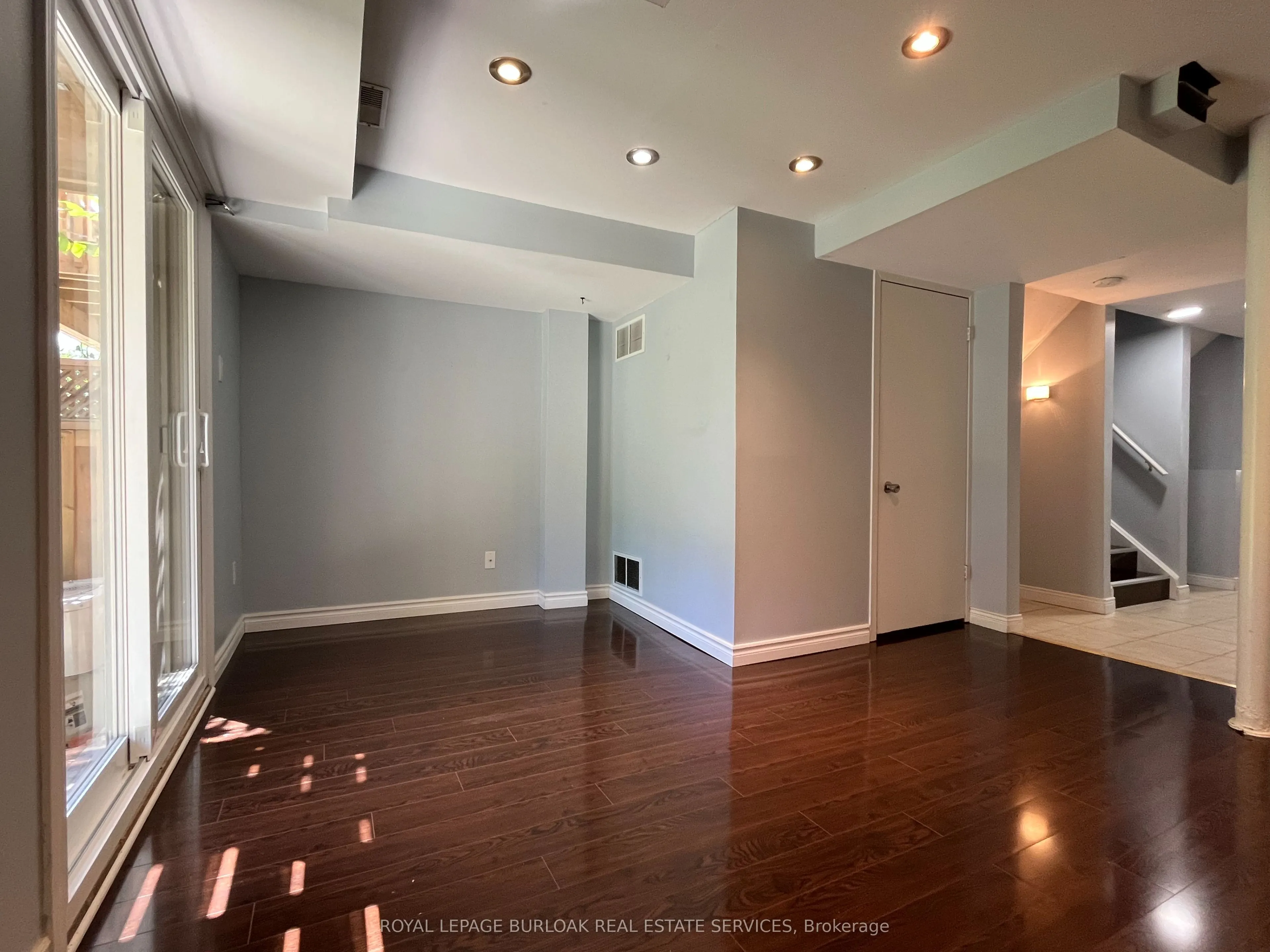 2272 Mowat Avenue, #68