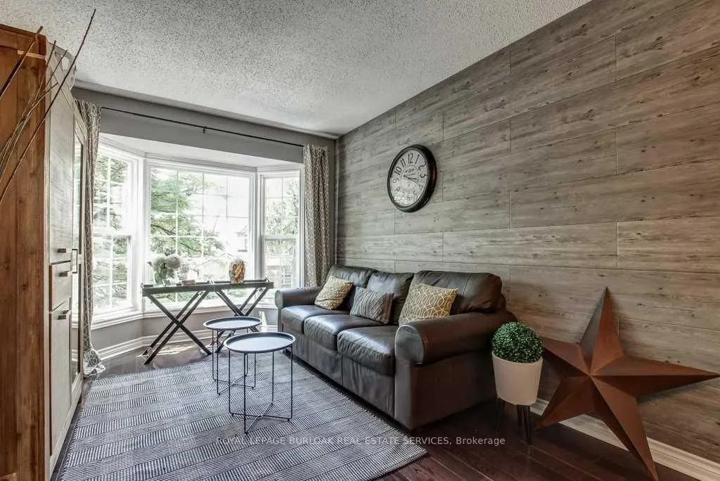 2272 Mowat Avenue, #68