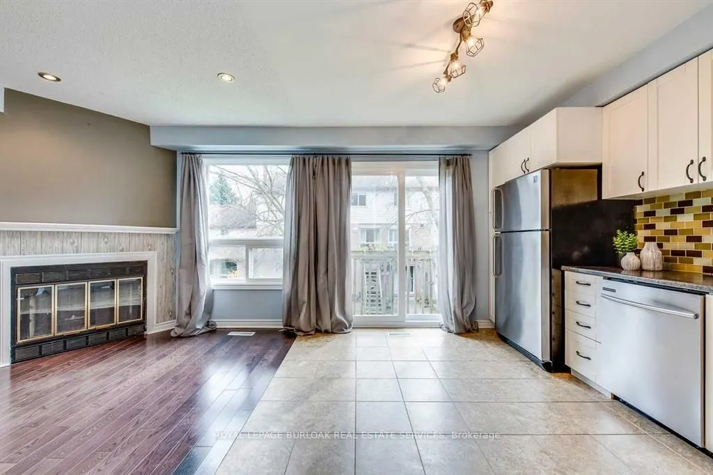 2272 Mowat Avenue, #68