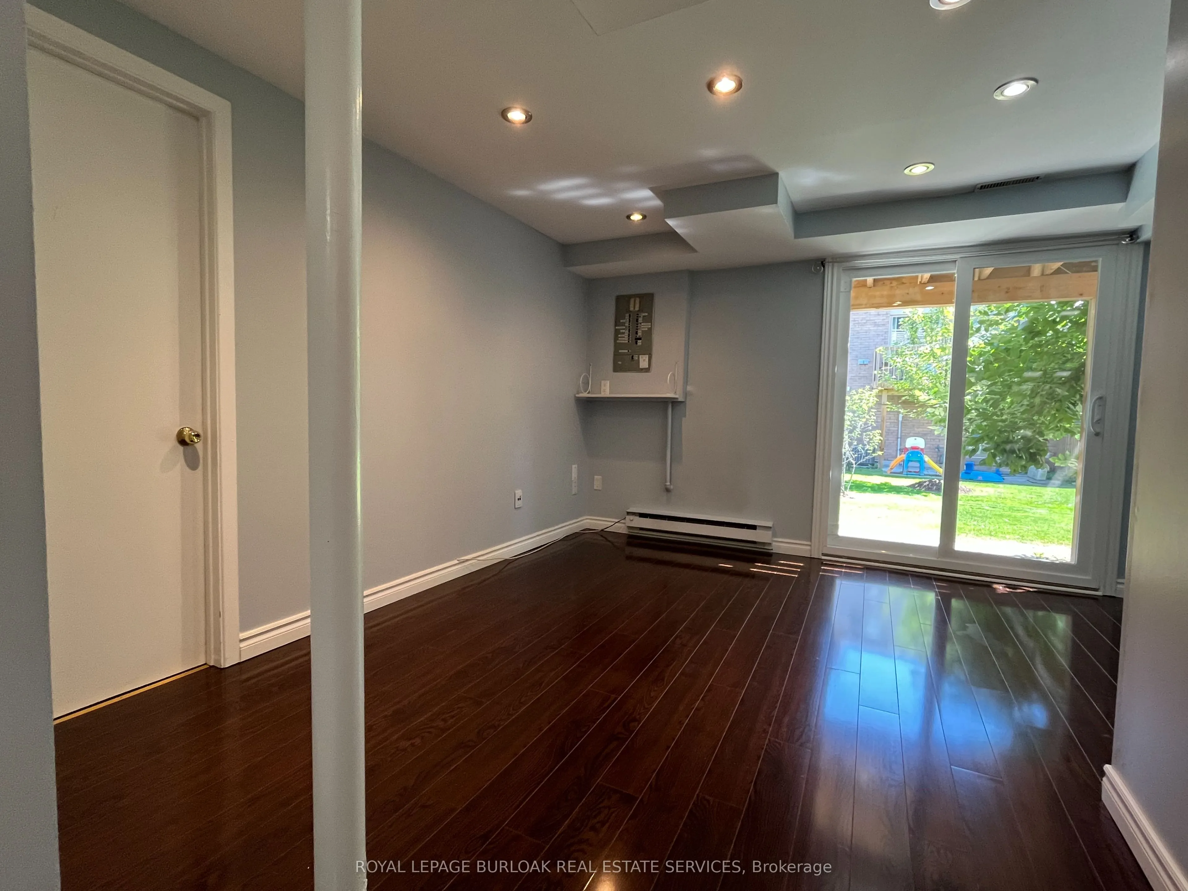 2272 Mowat Avenue, #68