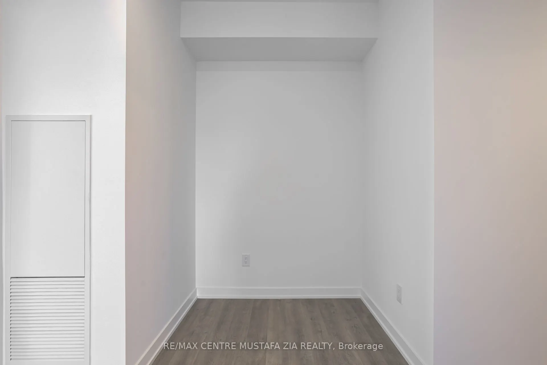 5105 Hurontario Street, #1811