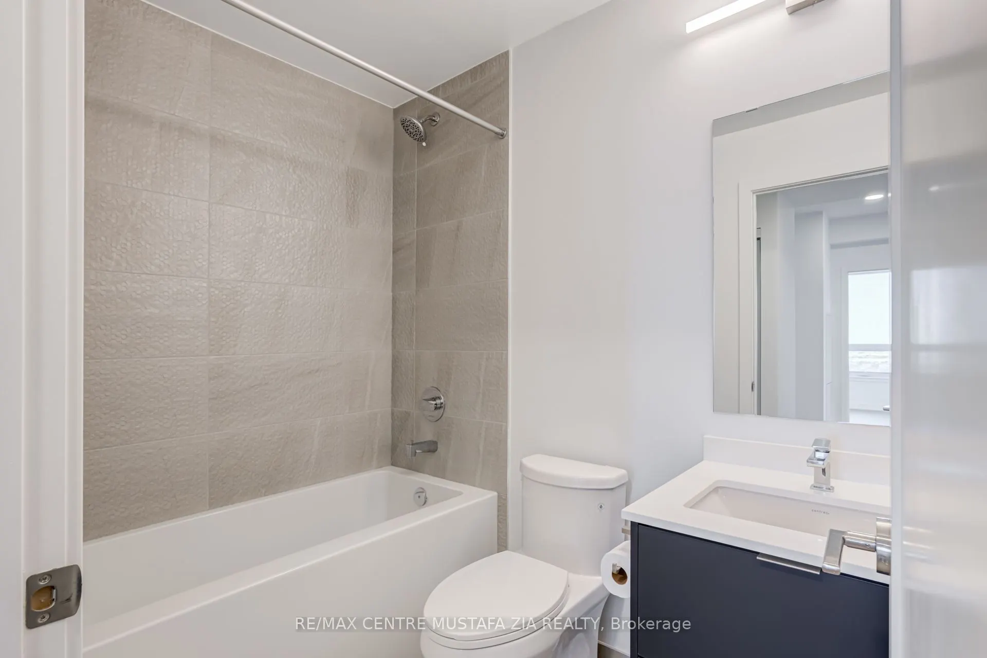 5105 Hurontario Street, #1811