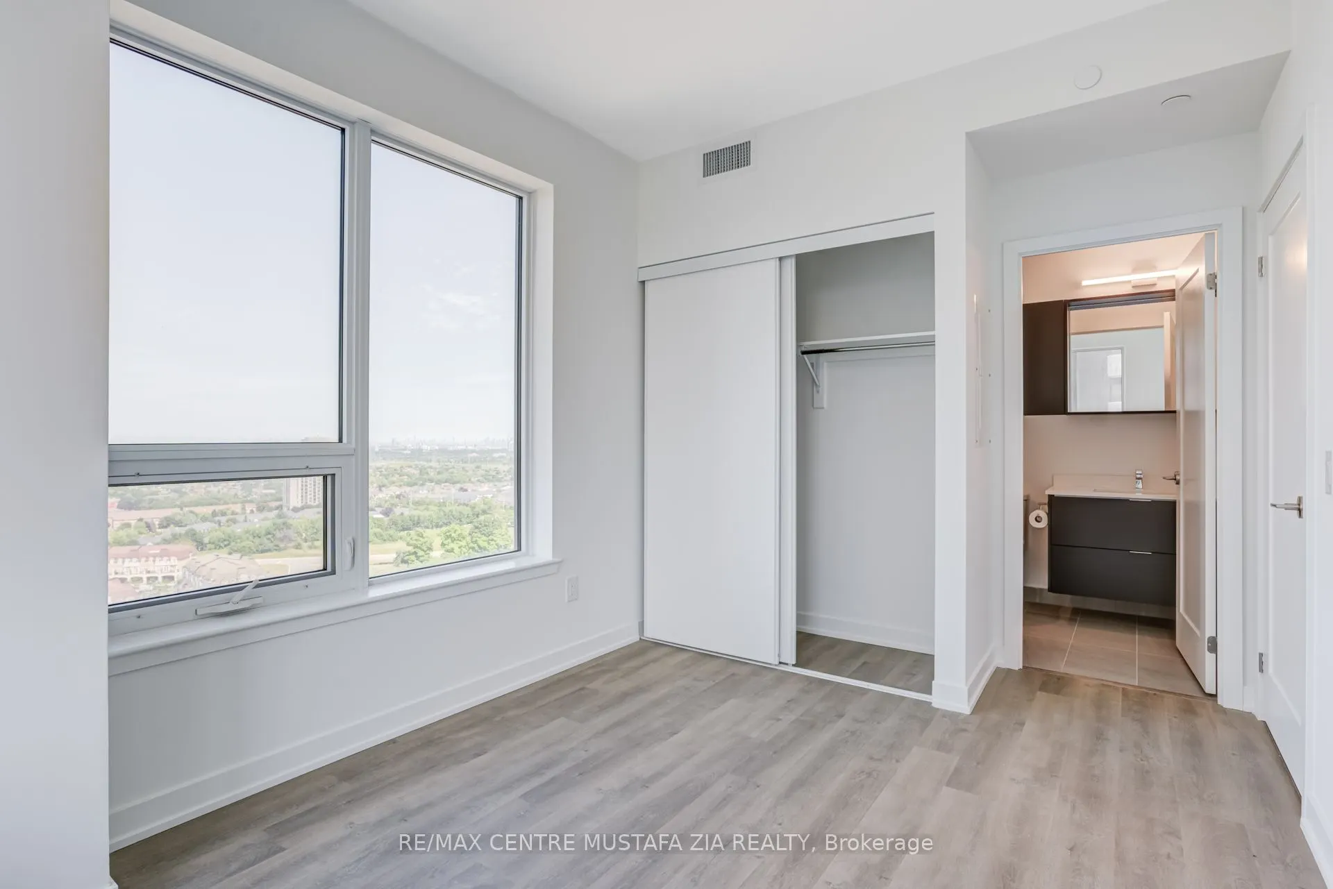 5105 Hurontario Street, #1811
