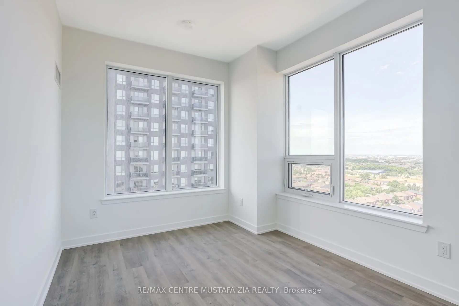 5105 Hurontario Street, #1811
