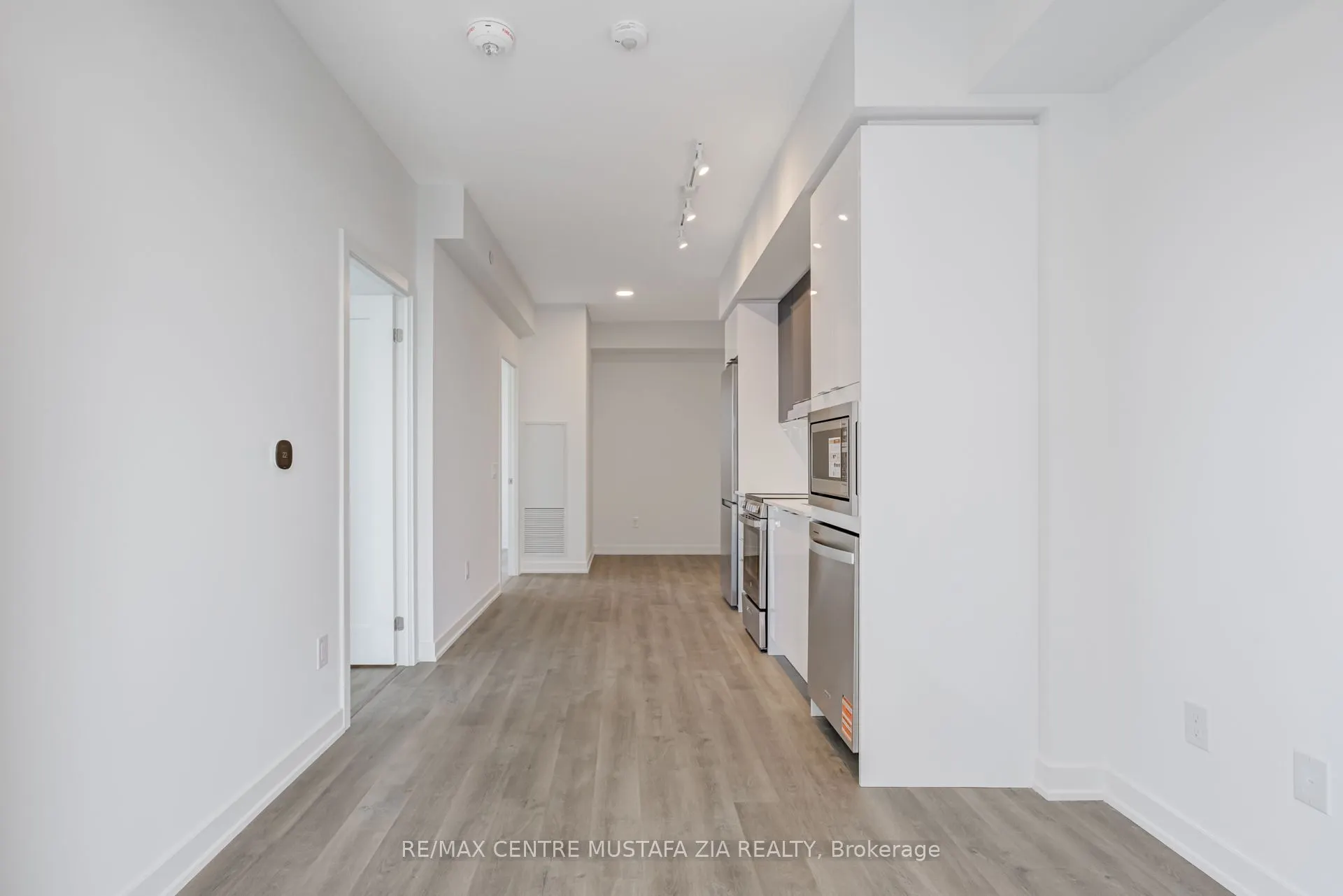 5105 Hurontario Street, #1811