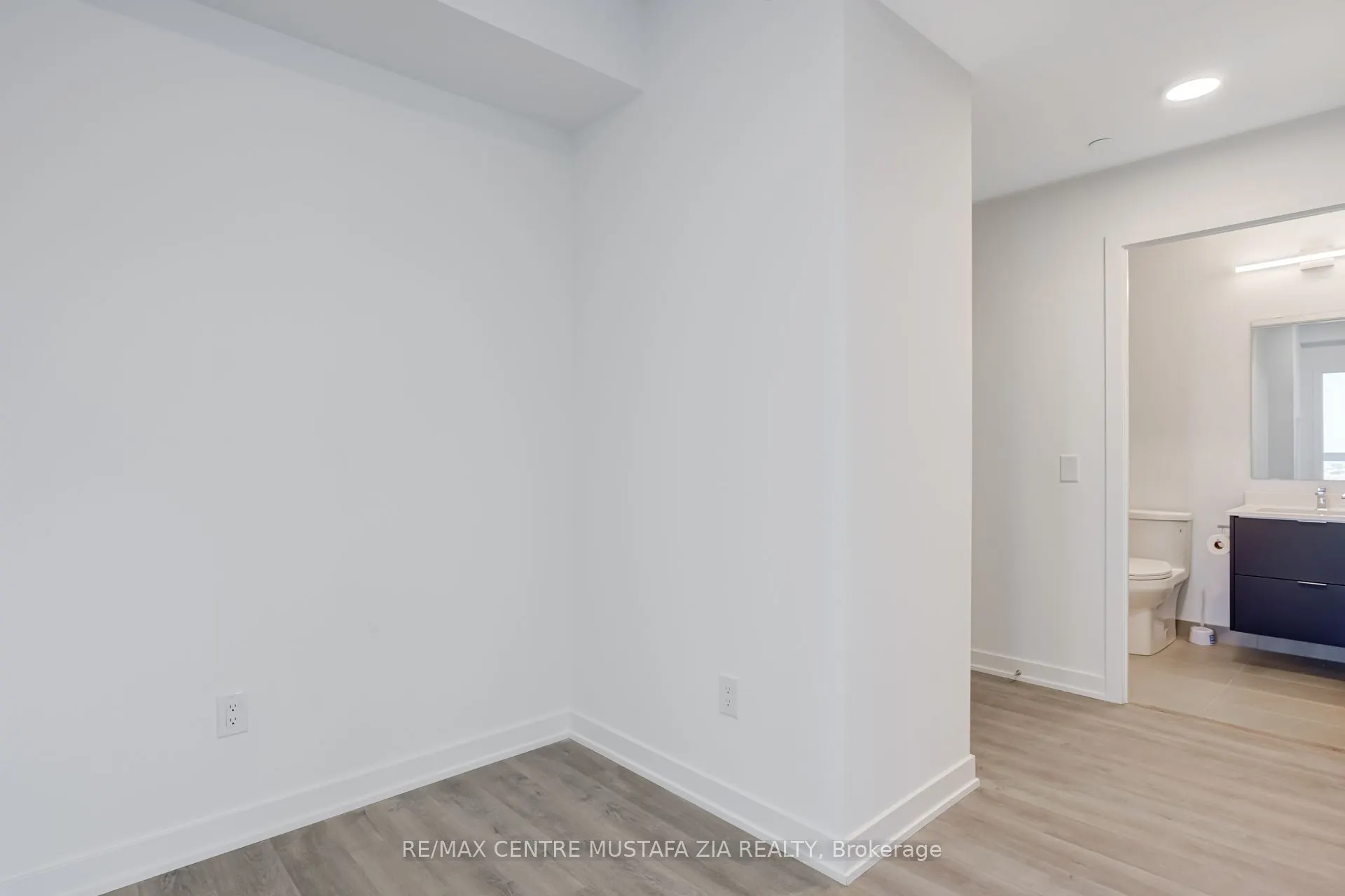 5105 Hurontario Street, #1811
