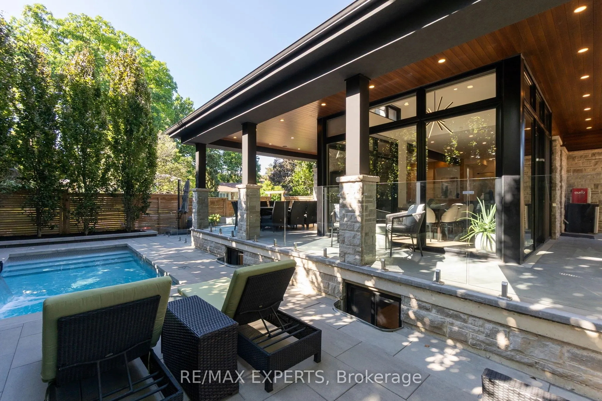7 Woodvalley Drive