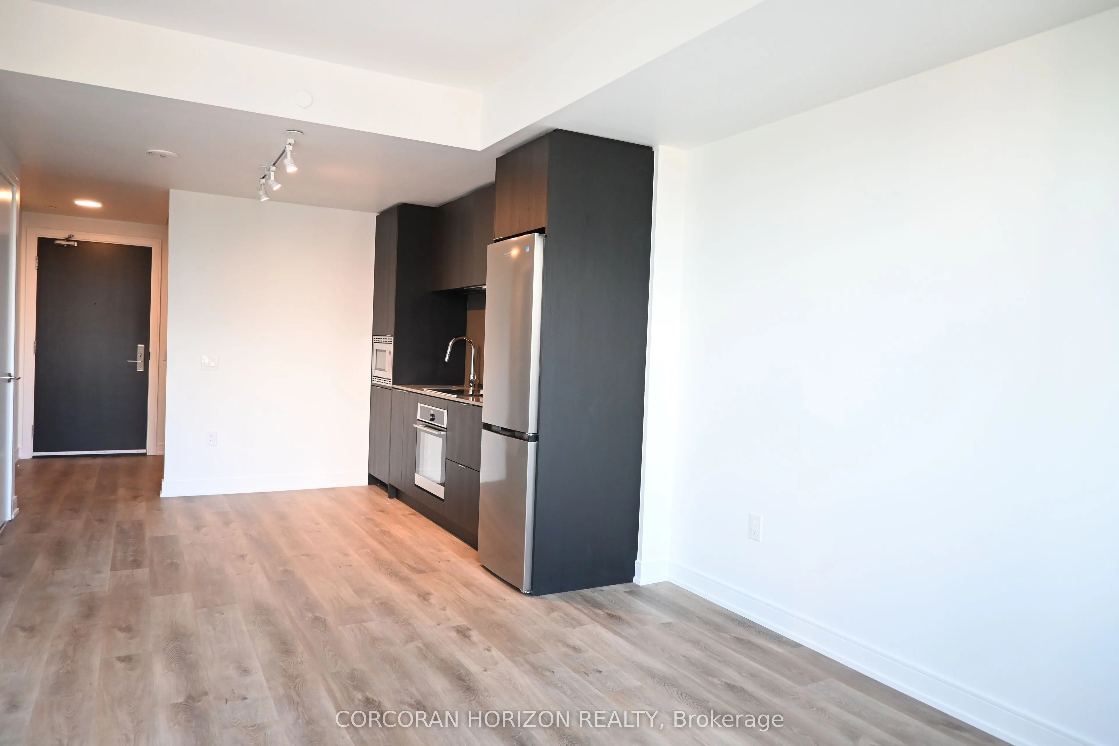 3009 Novar Road, #612