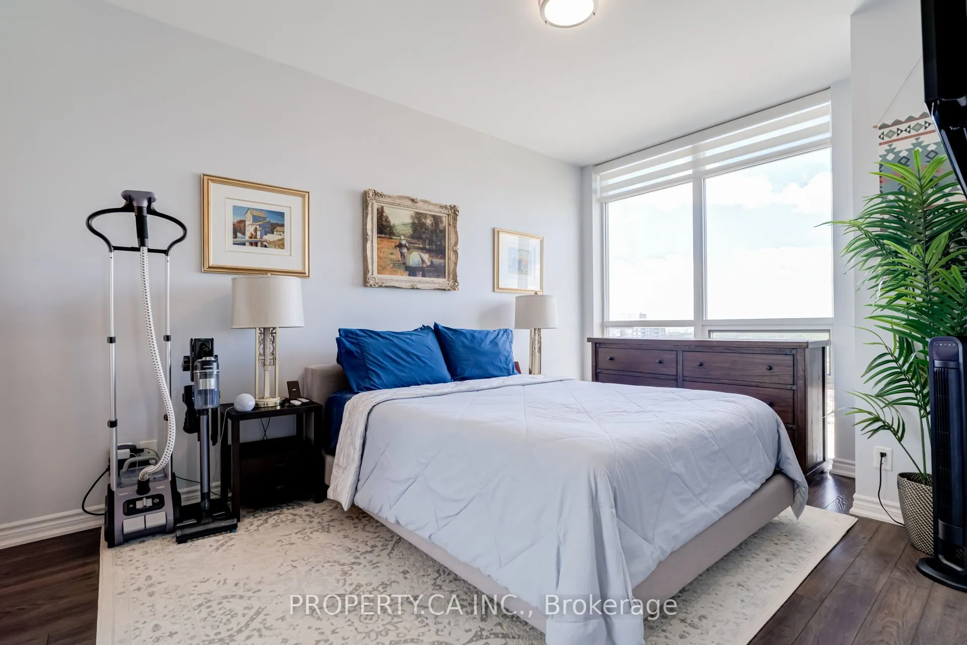 15 James Finlay Way, #1111