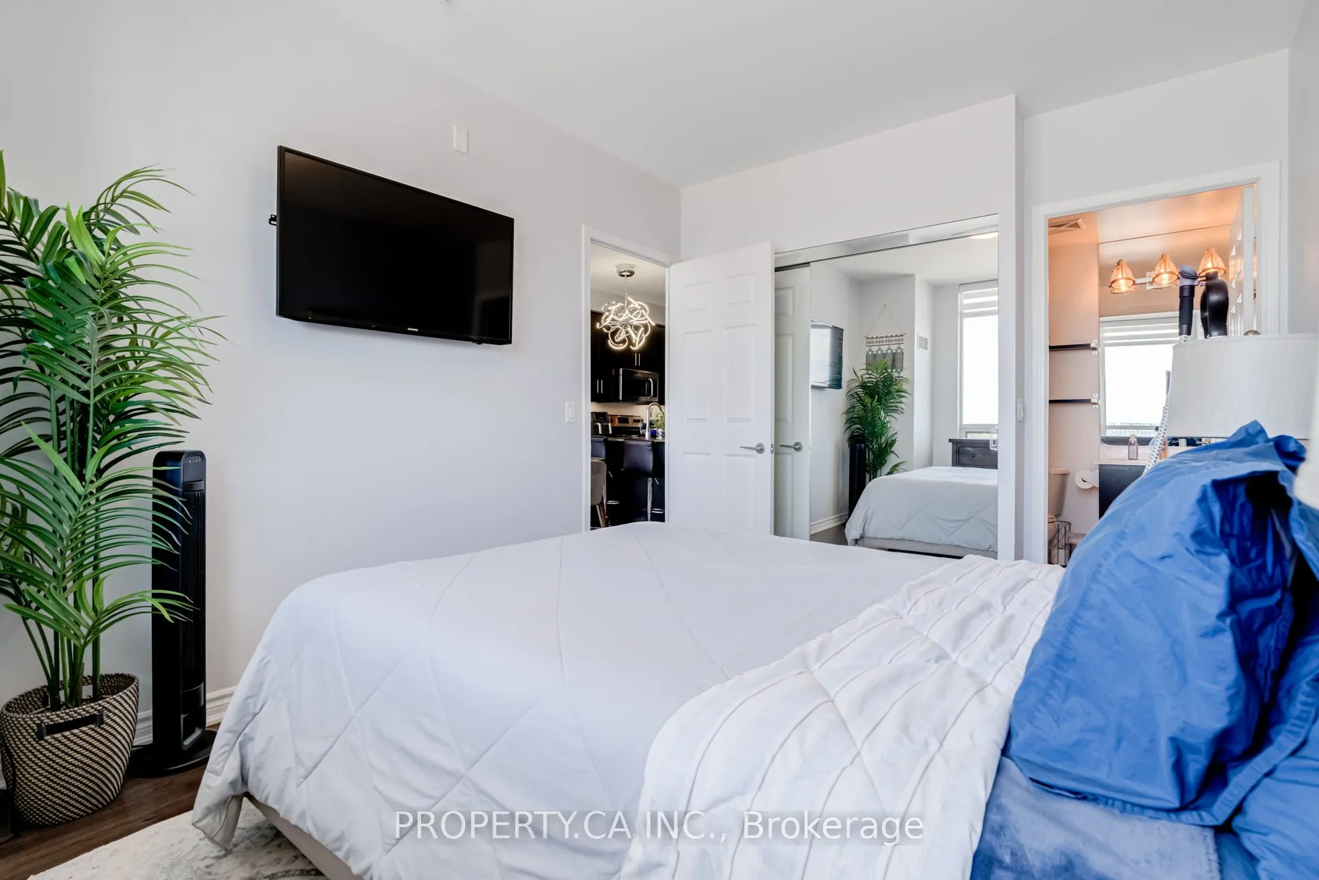 15 James Finlay Way, #1111