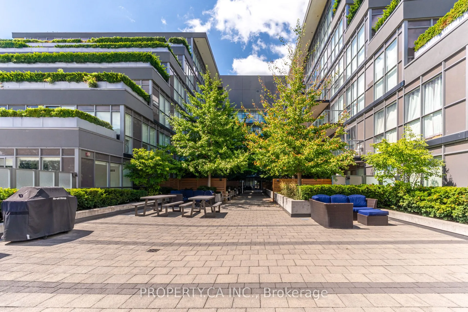 15 James Finlay Way, #1111