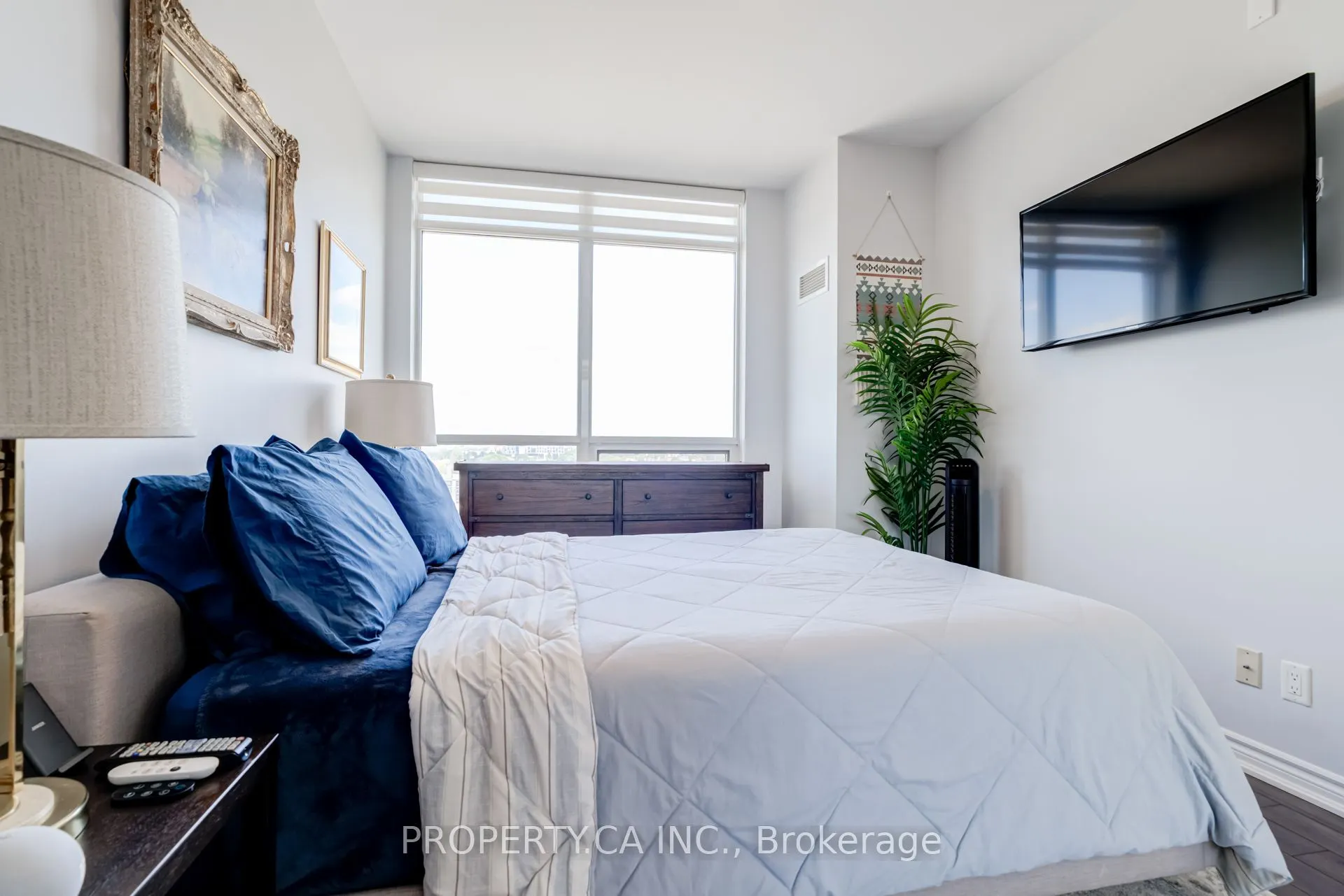 15 James Finlay Way, #1111
