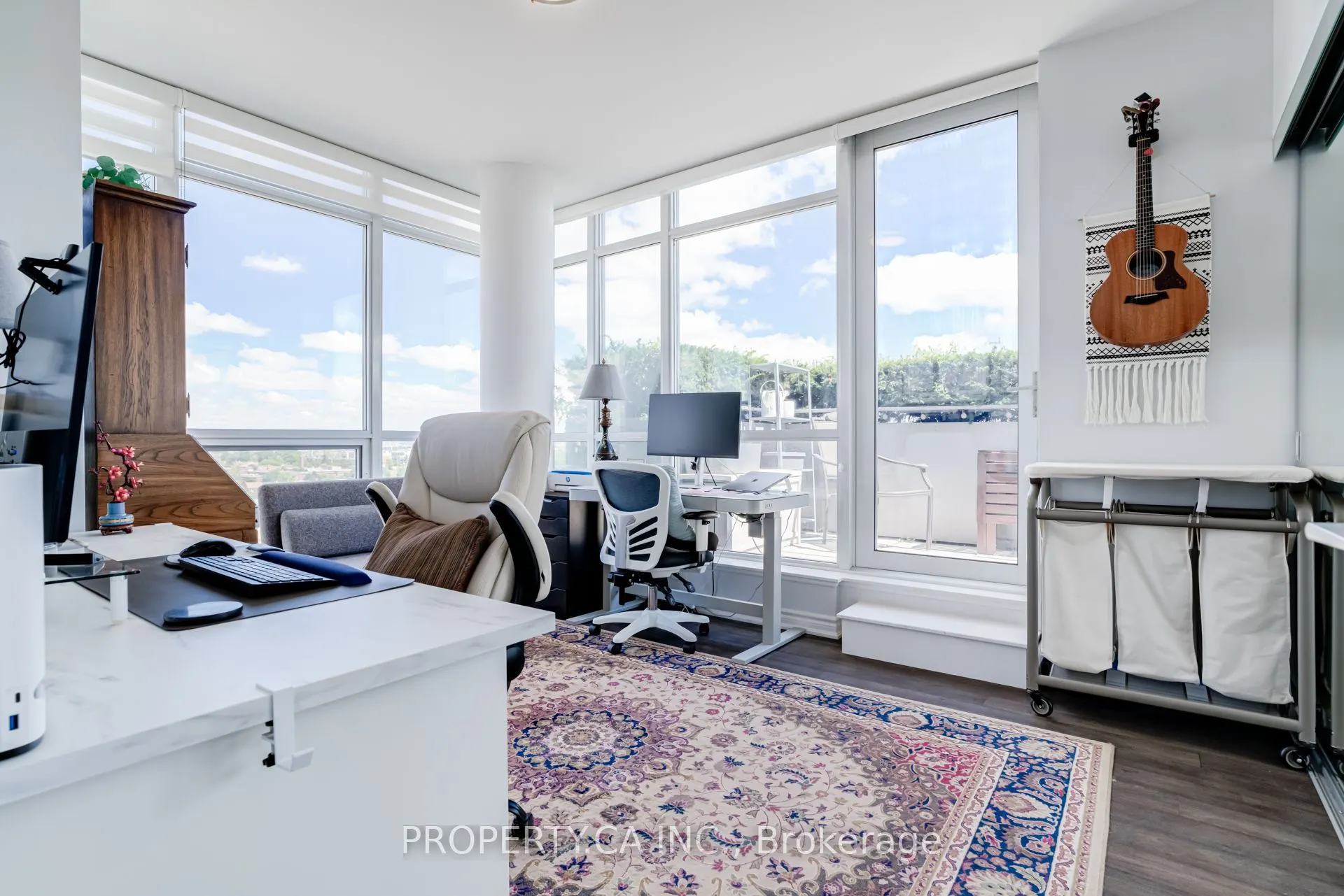 15 James Finlay Way, #1111