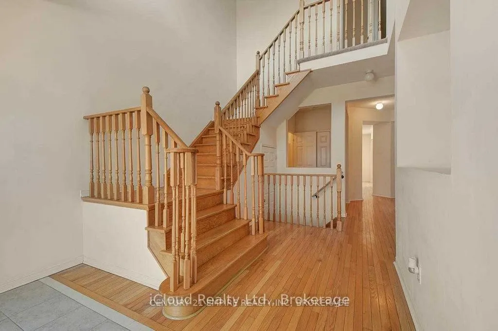 237 Valleyway Drive, #Upper