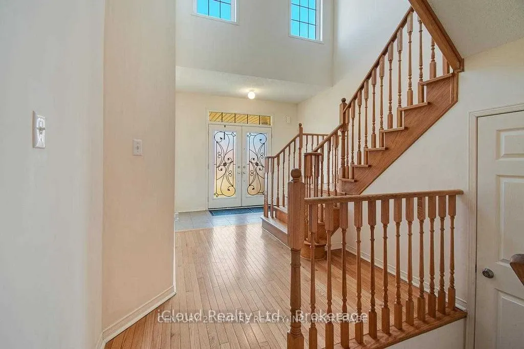 237 Valleyway Drive, #Upper