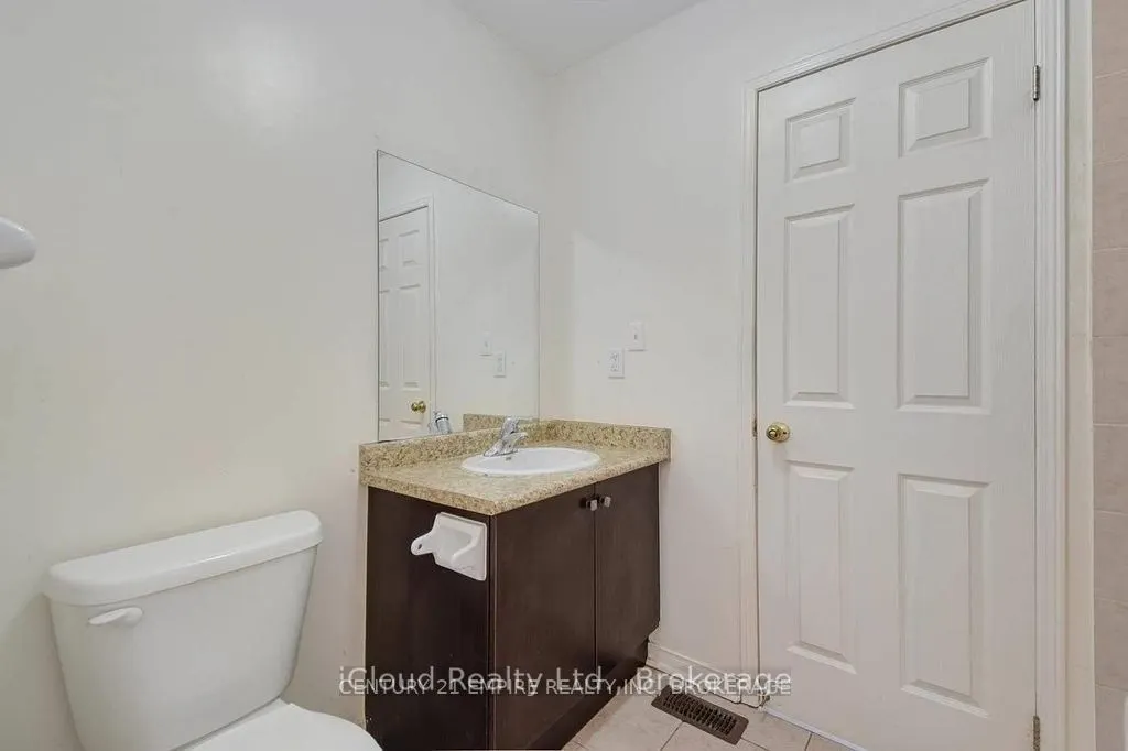 237 Valleyway Drive, #Upper