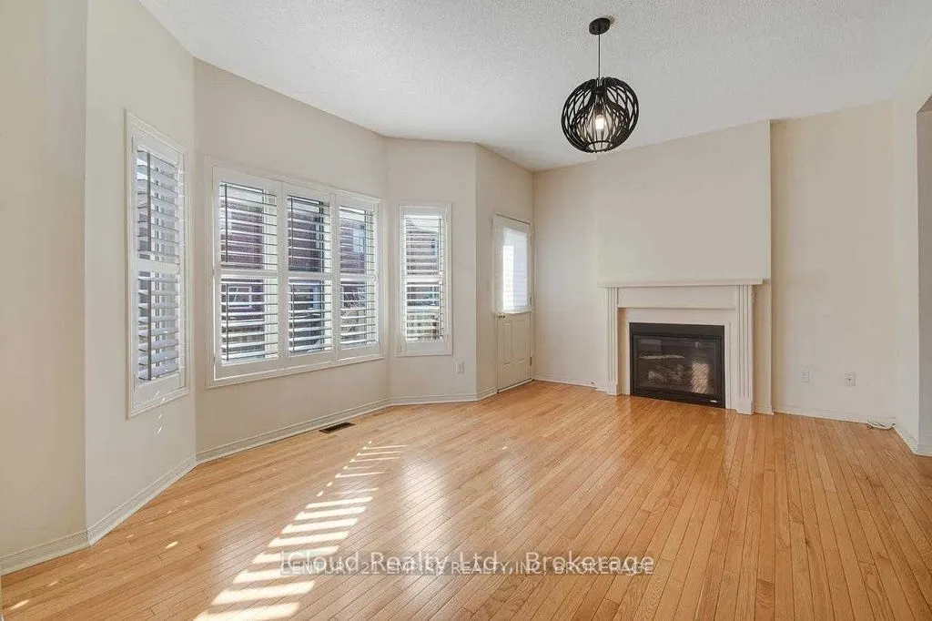 237 Valleyway Drive, #Upper