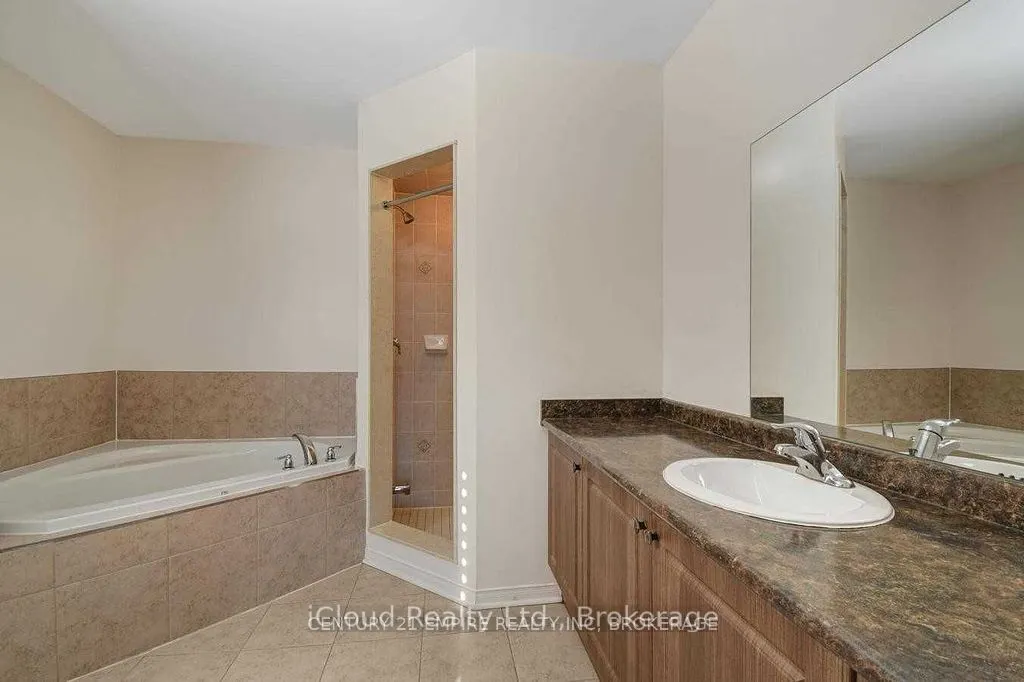 237 Valleyway Drive, #Upper