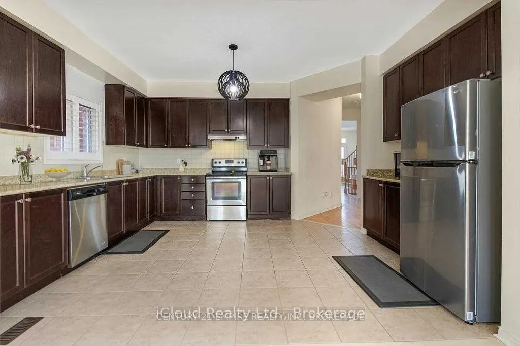 237 Valleyway Drive, #Upper