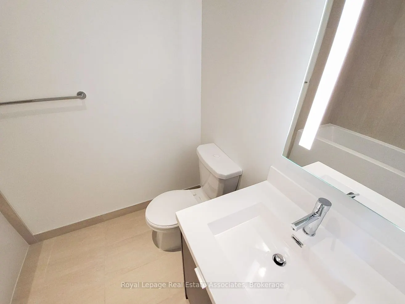 5 Mabelle Avenue, #4028