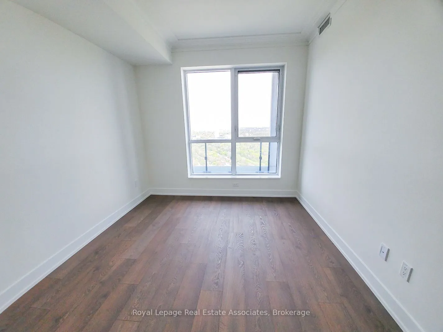5 Mabelle Avenue, #4028