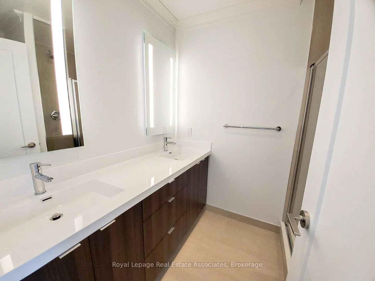 5 Mabelle Avenue, #4028