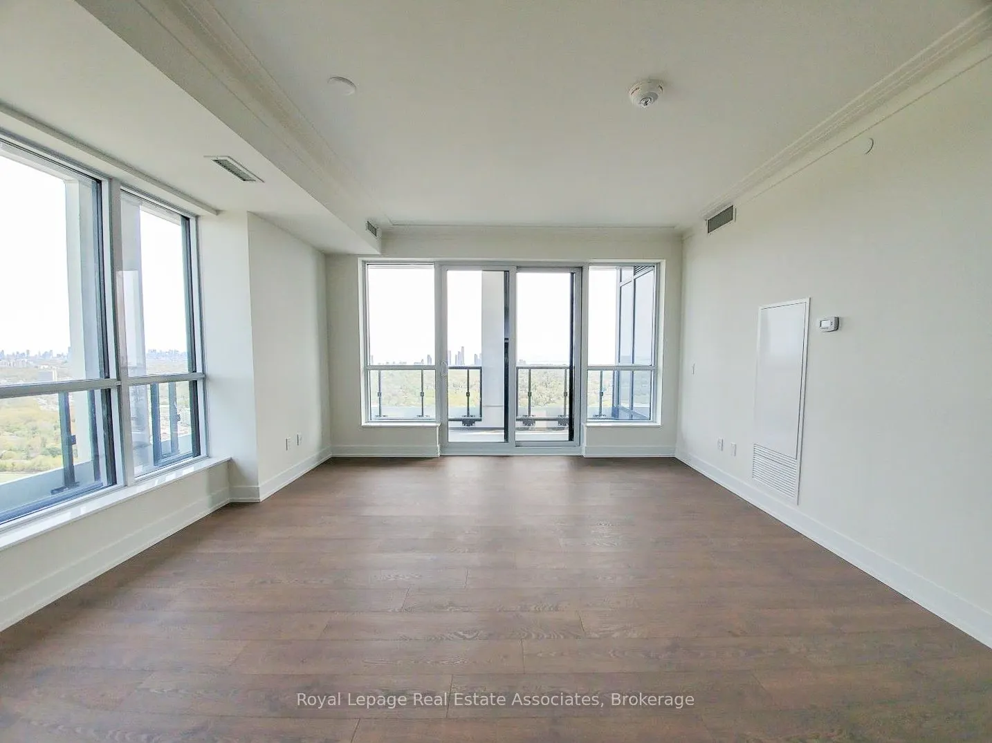 5 Mabelle Avenue, #4028