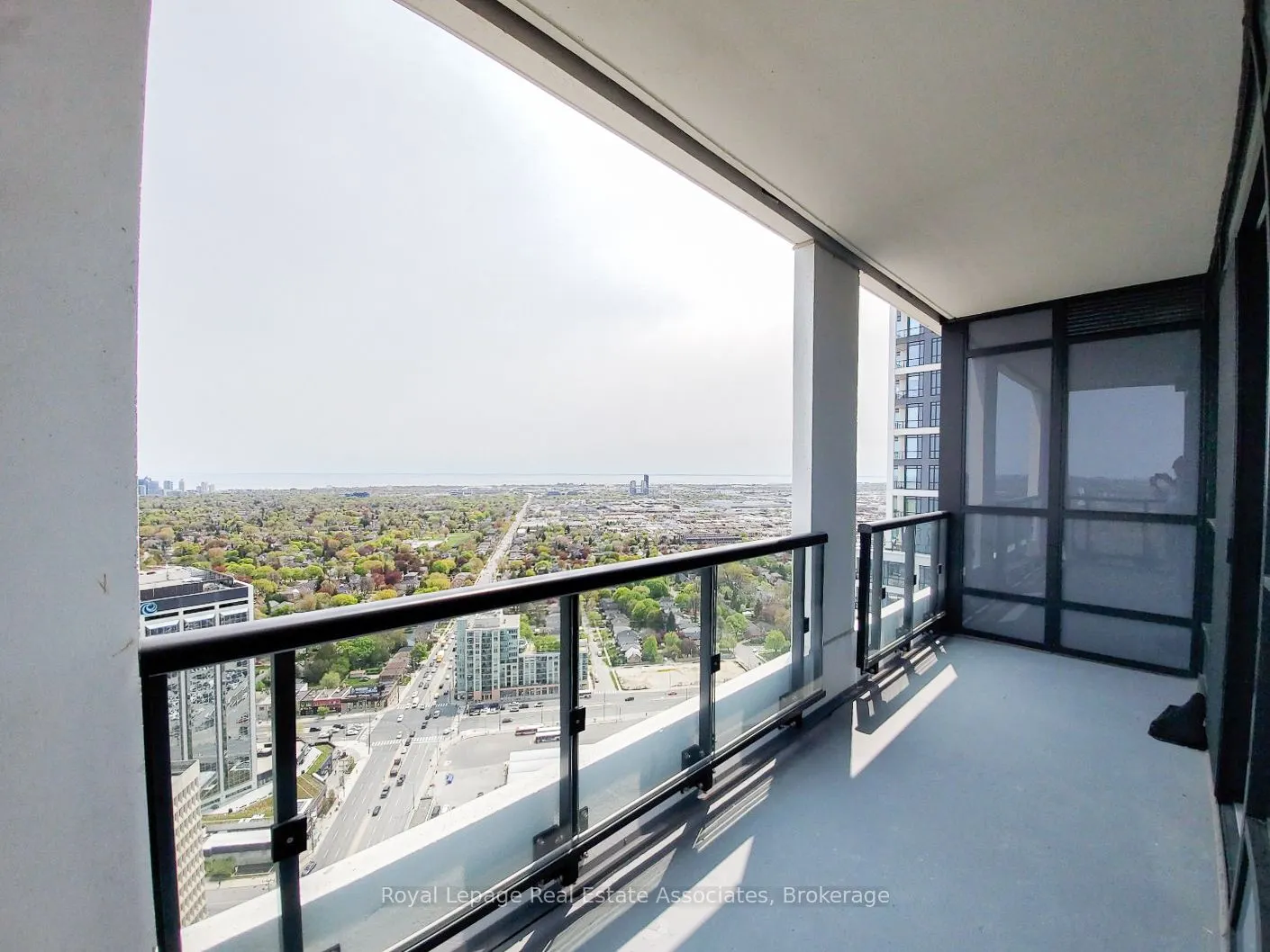 5 Mabelle Avenue, #4028