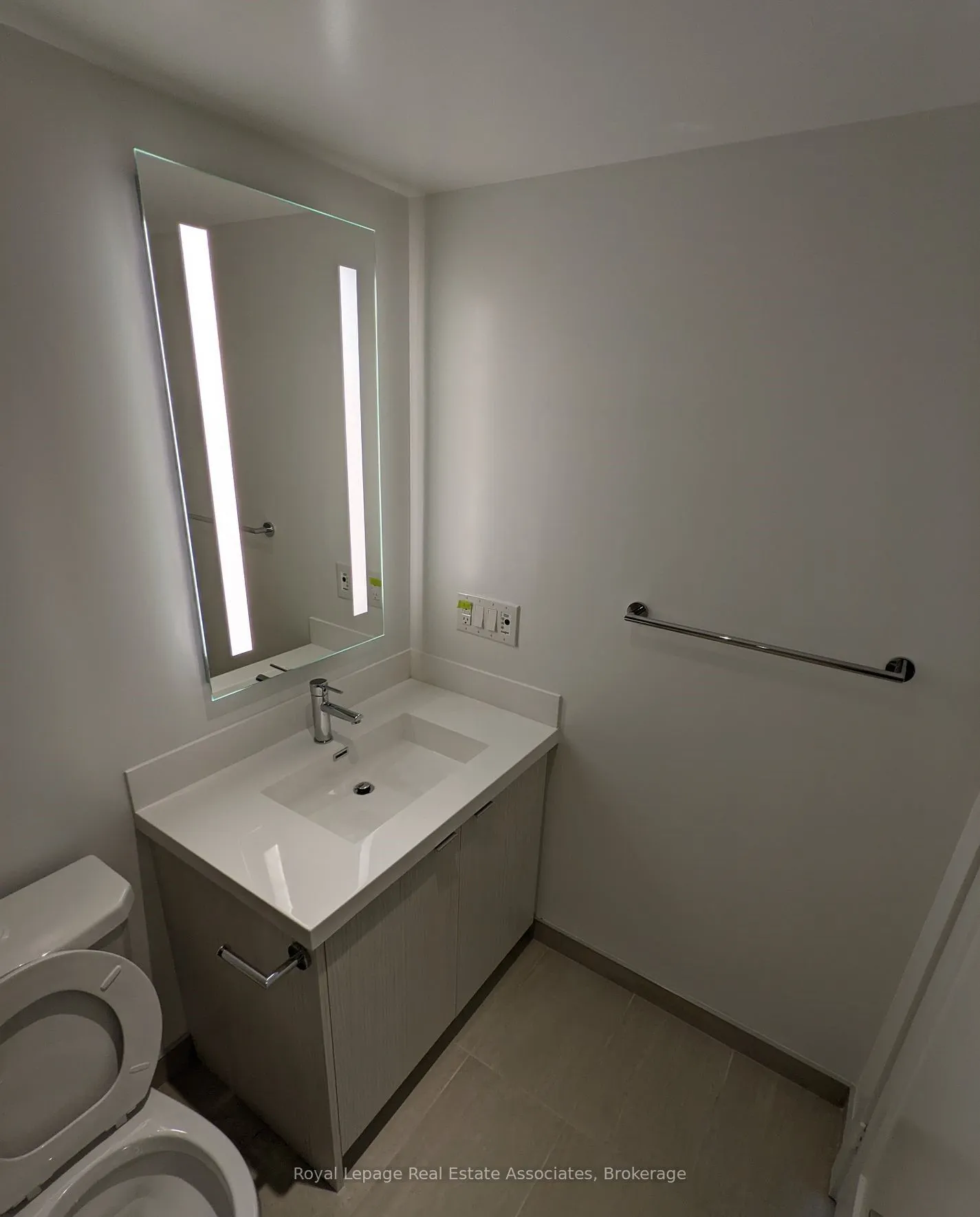 5 Mabelle Avenue, #333