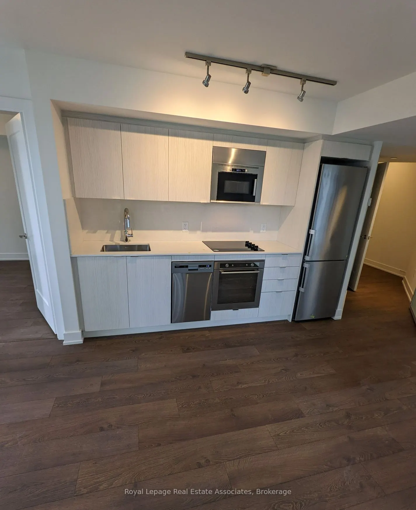 5 Mabelle Avenue, #333