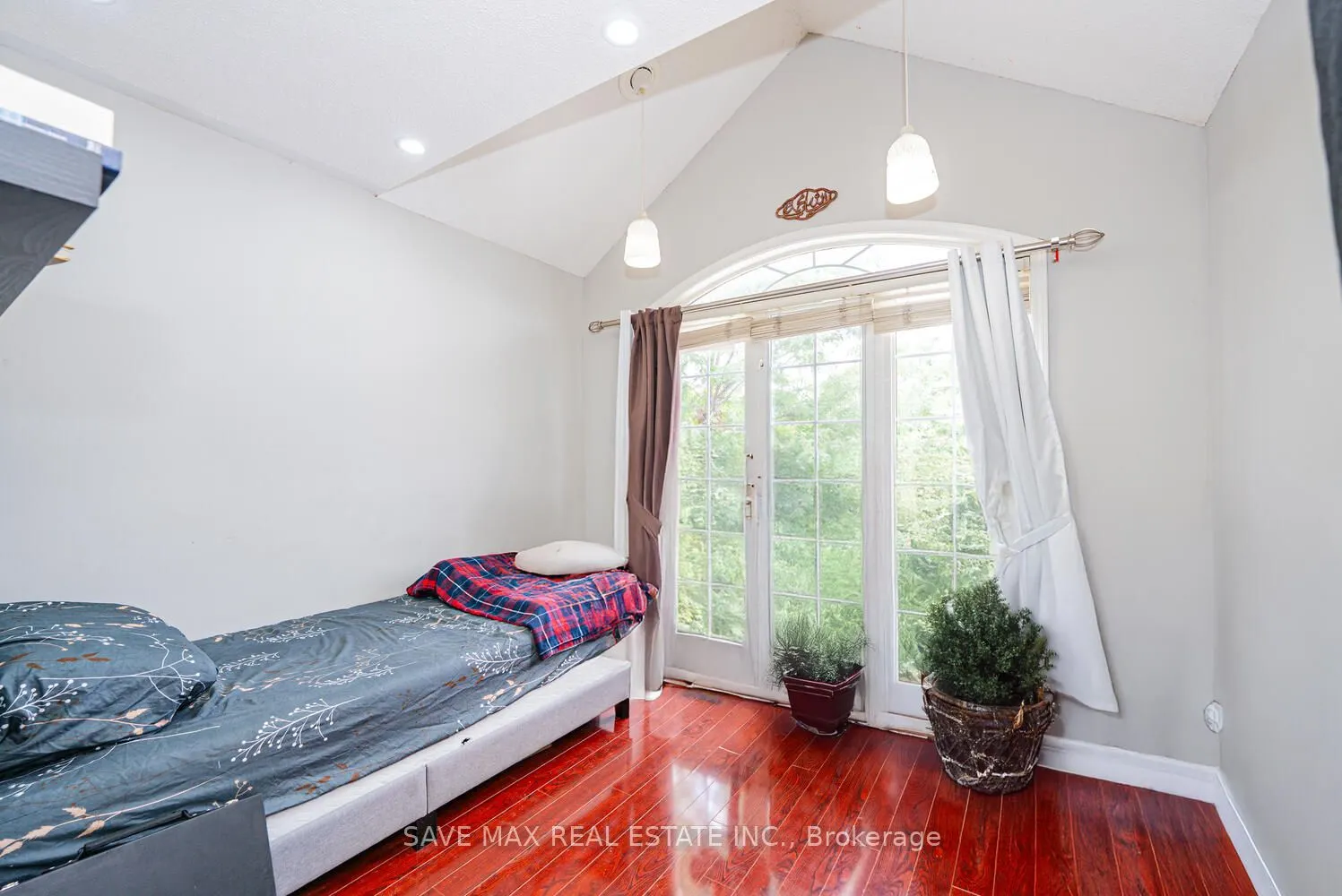 3 Gander Crescent