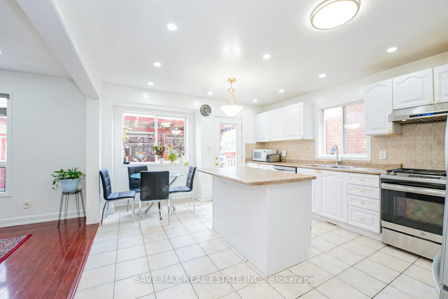 3 Gander Crescent