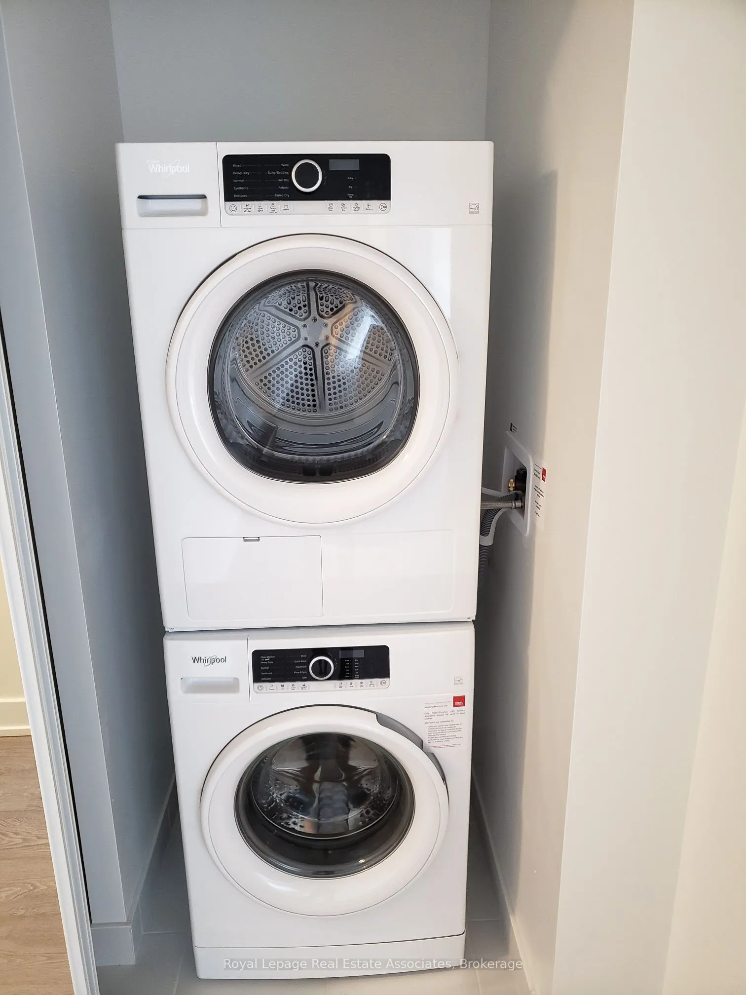 9 Mabelle Avenue, #2726